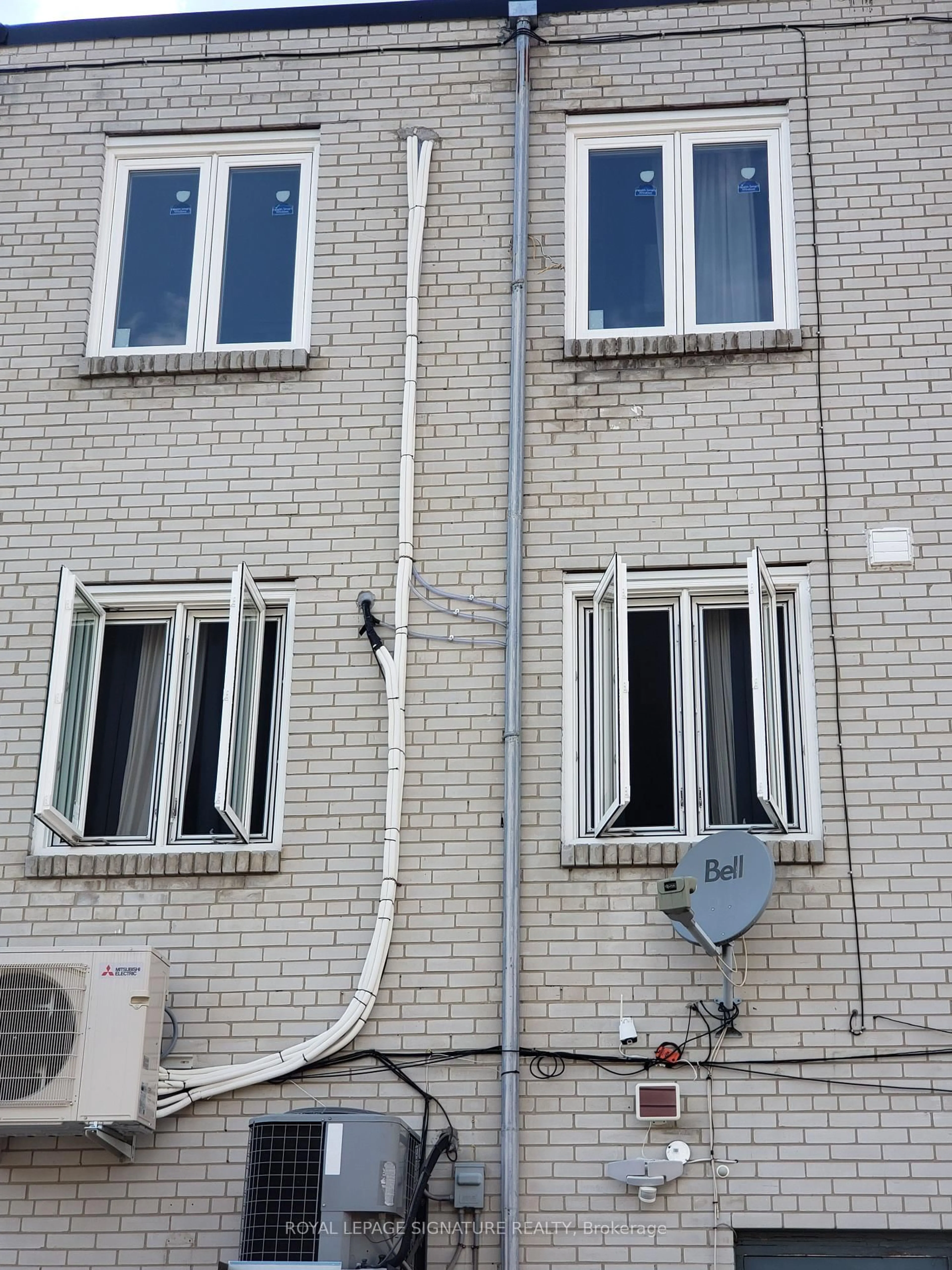 Balcony in the apartment, building for 1301 Danforth Ave #1299, Toronto Ontario M4J 1M8