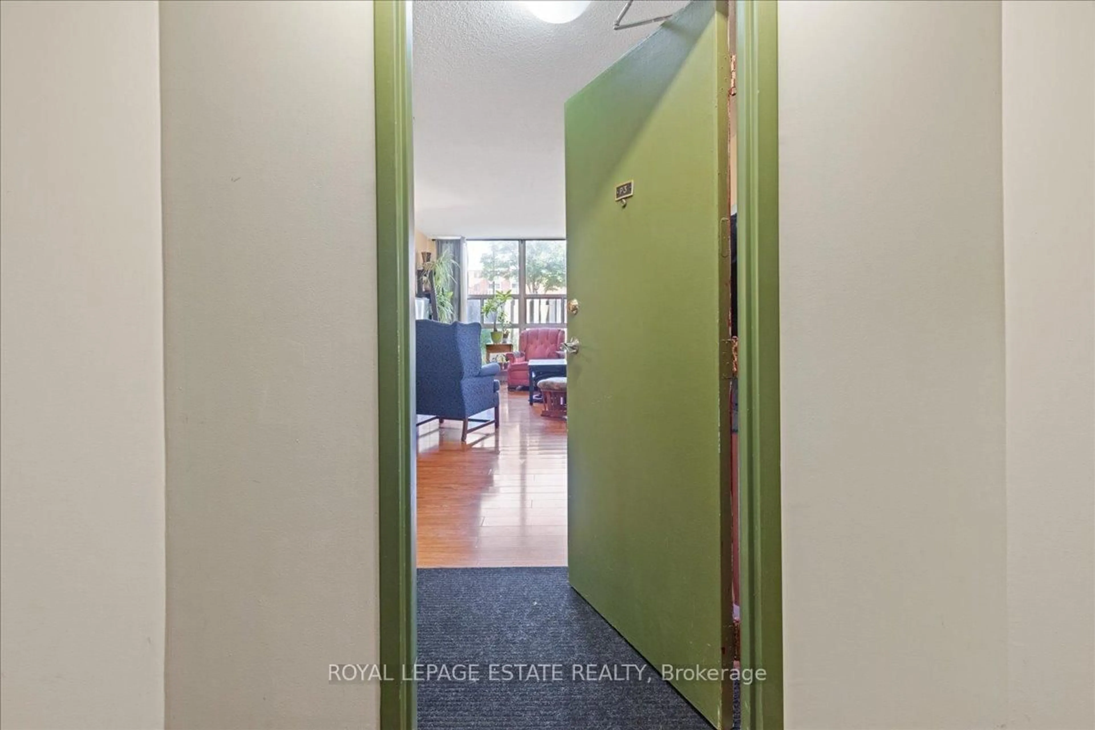 Indoor foyer for 1703 Mccowan Rd #P3, Toronto Ontario M1S 4L1
