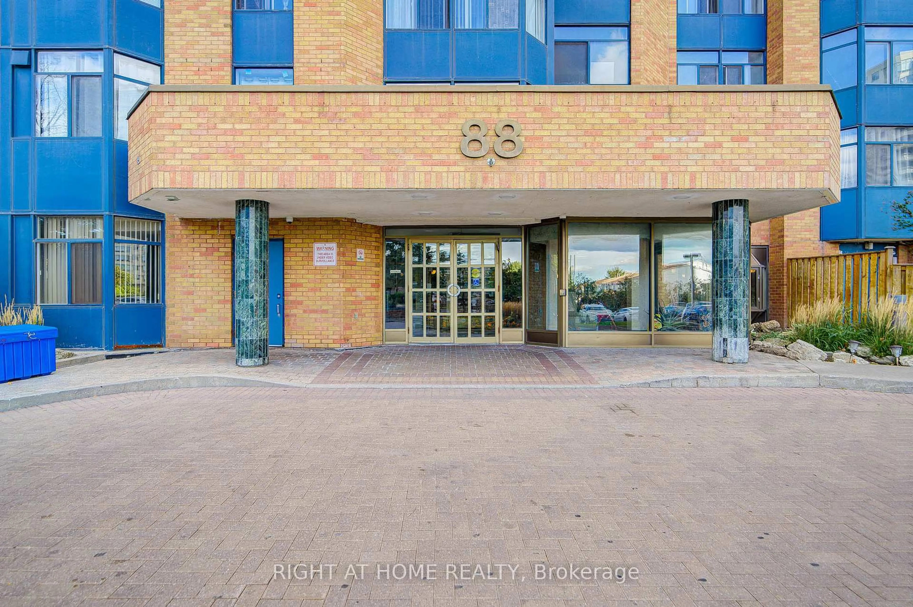 Unknown for 88 Alton Towers Circ #1501, Toronto Ontario M1V 5C5