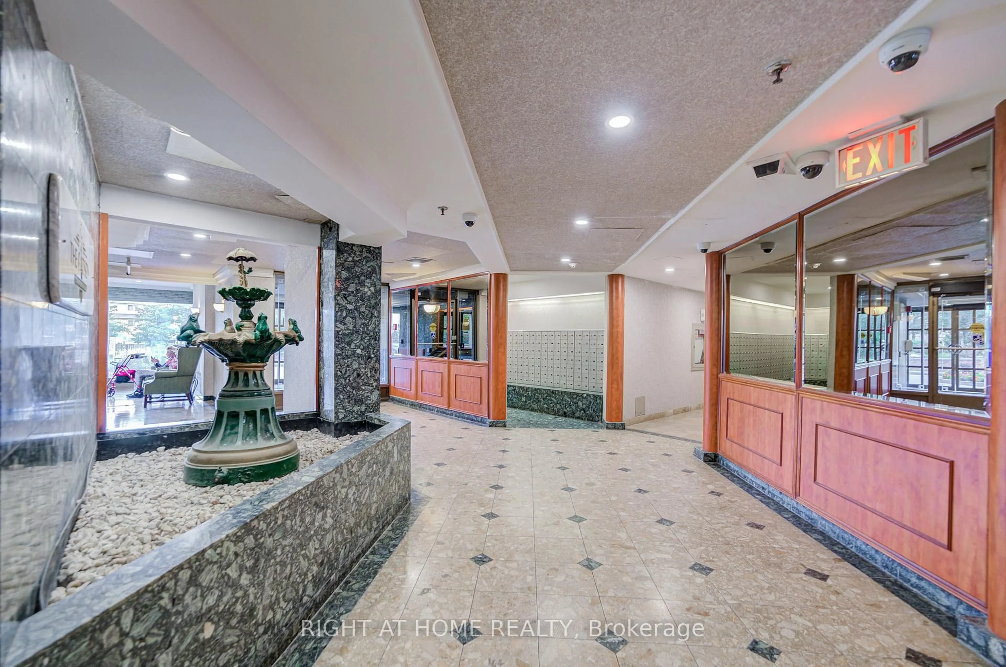 Lobby for 88 Alton Towers Circ #1501, Toronto Ontario M1V 5C5