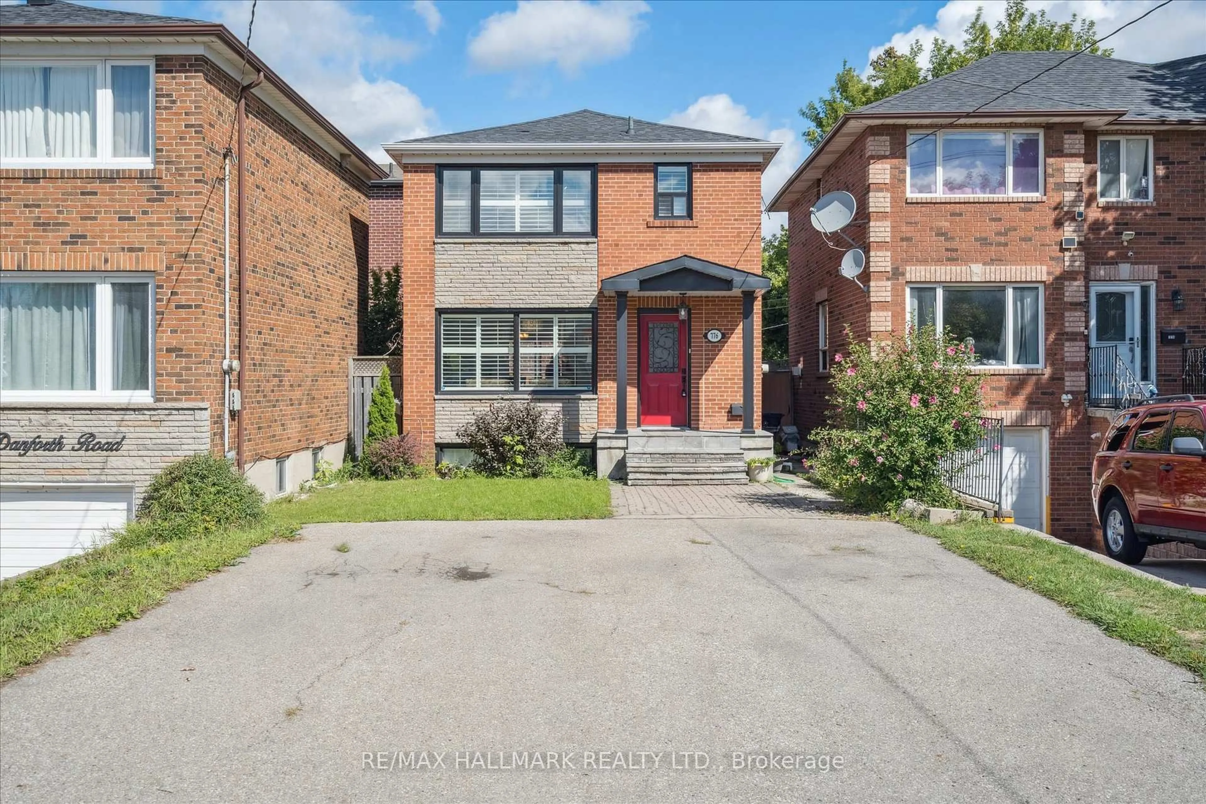 Home with brick exterior material, street for 776 Danforth Rd, Toronto Ontario M1K 1G8