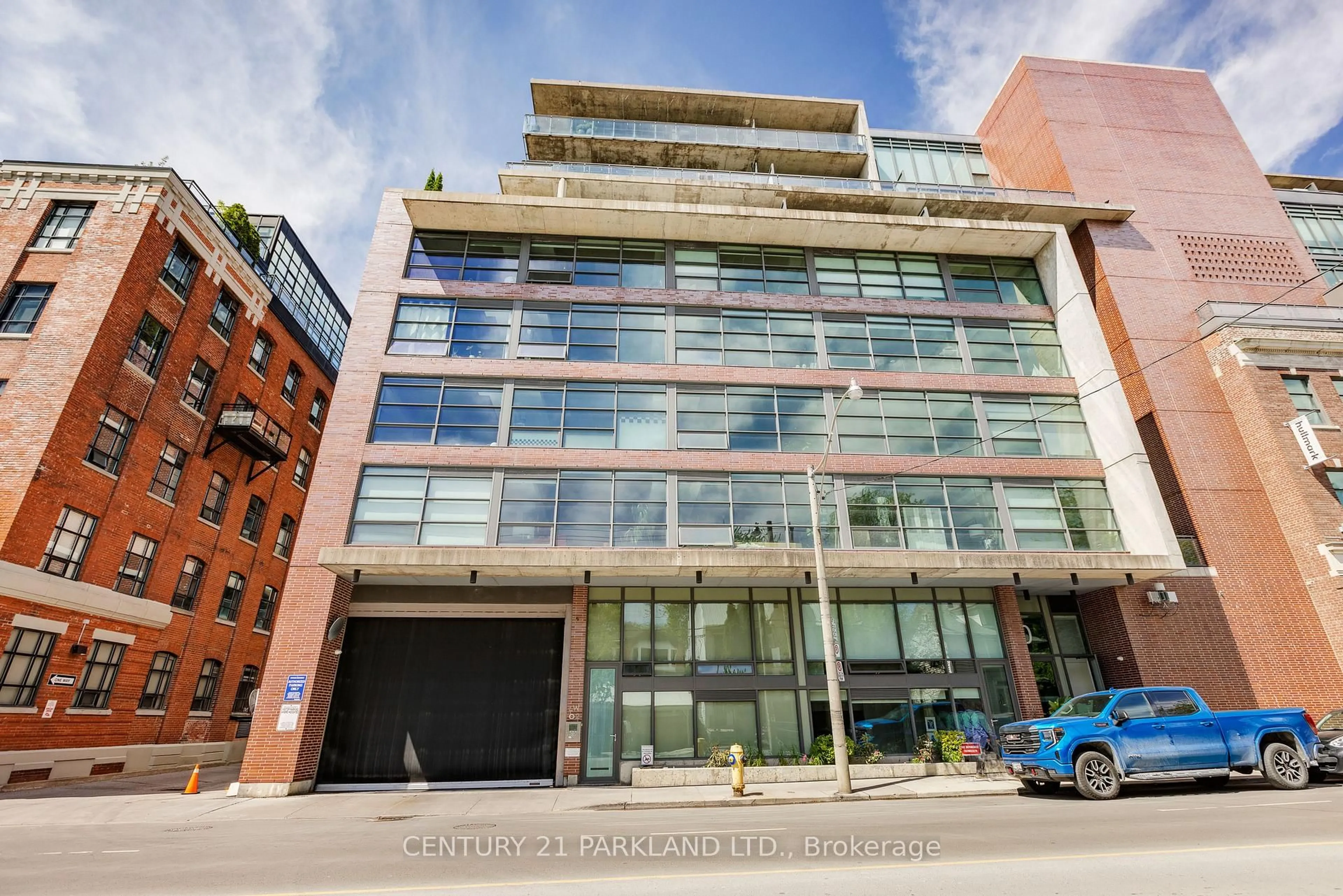 Indoor foyer for 90 Broadview Ave #720, Toronto Ontario M4M 0A7