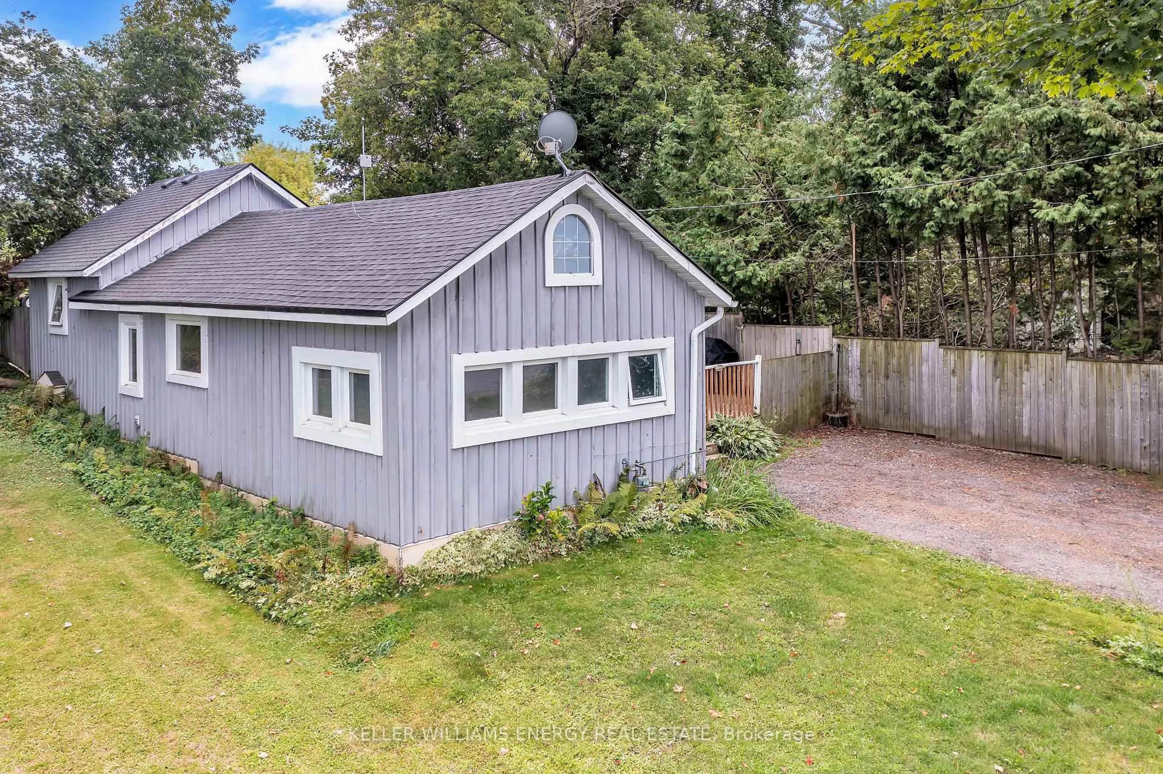 A pic from outside/outdoor area/front of a property/back of a property/a pic from drone, unknown for 247 Williams Point Rd, Scugog Ontario L0B 1E0