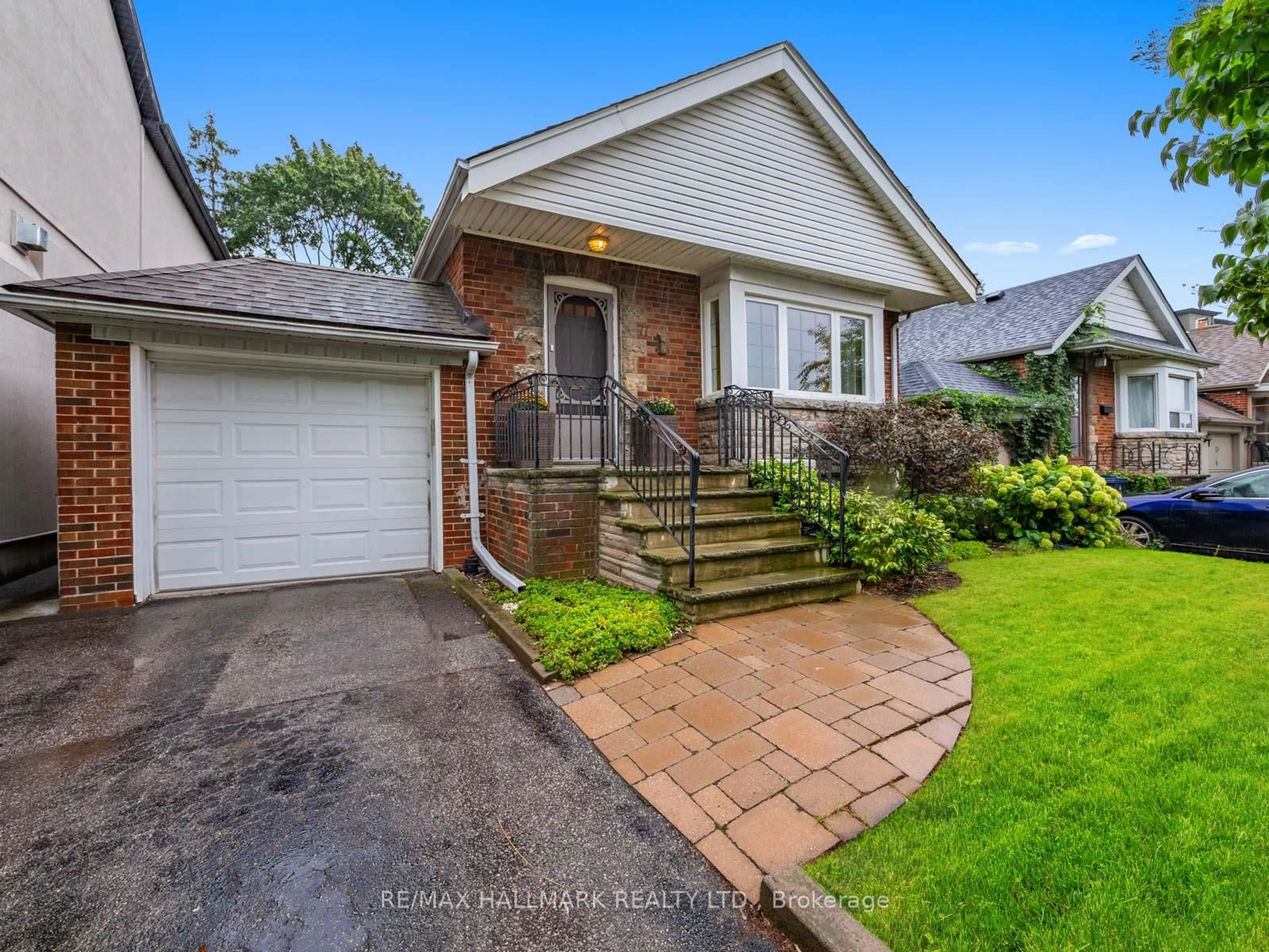 Home with brick exterior material, street for 11 Briar Dale Blvd, Toronto Ontario M1N 1Z3