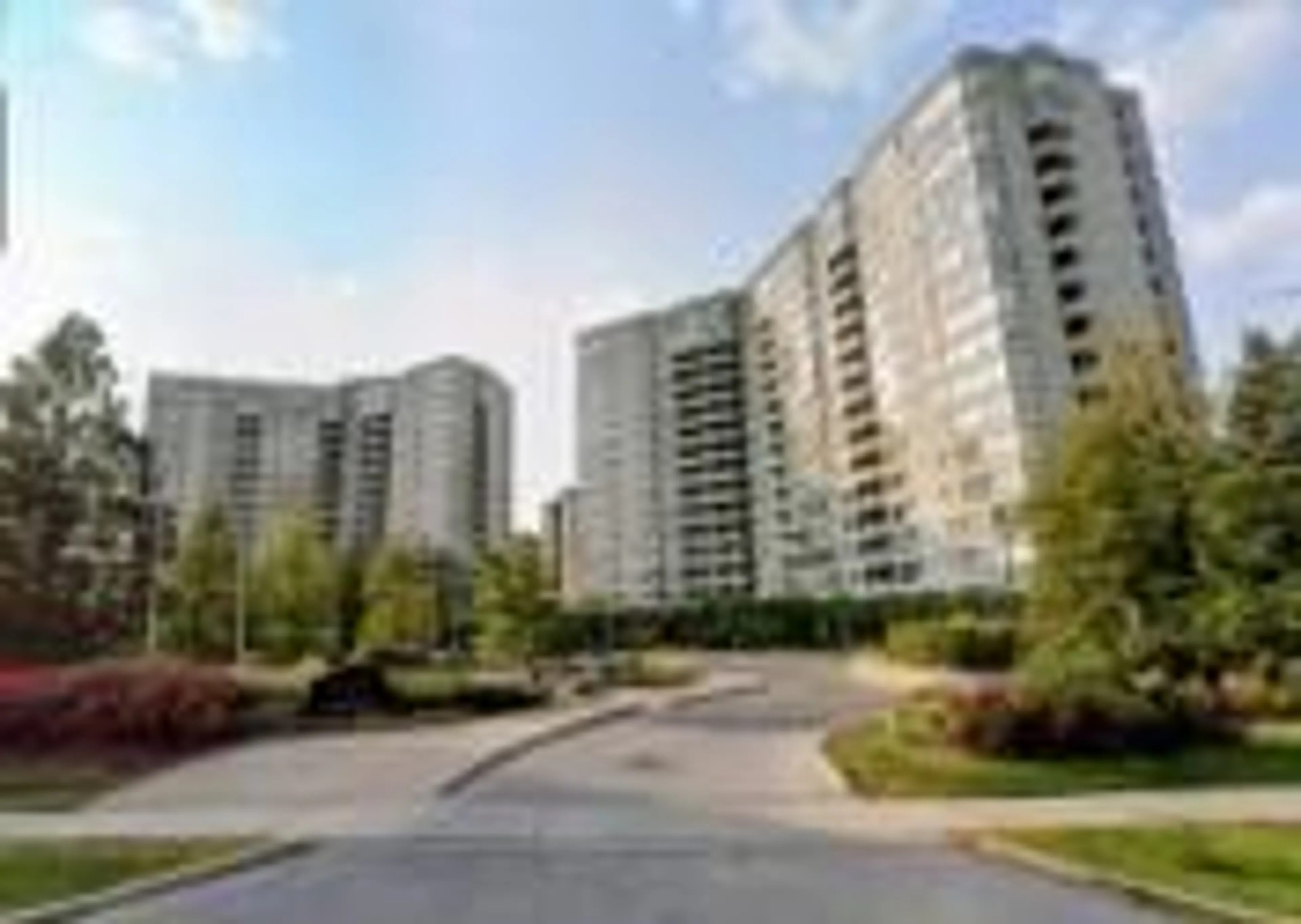 Blurry image for 150 Alton Towers Circ #1611, Toronto Ontario M1V 4X7