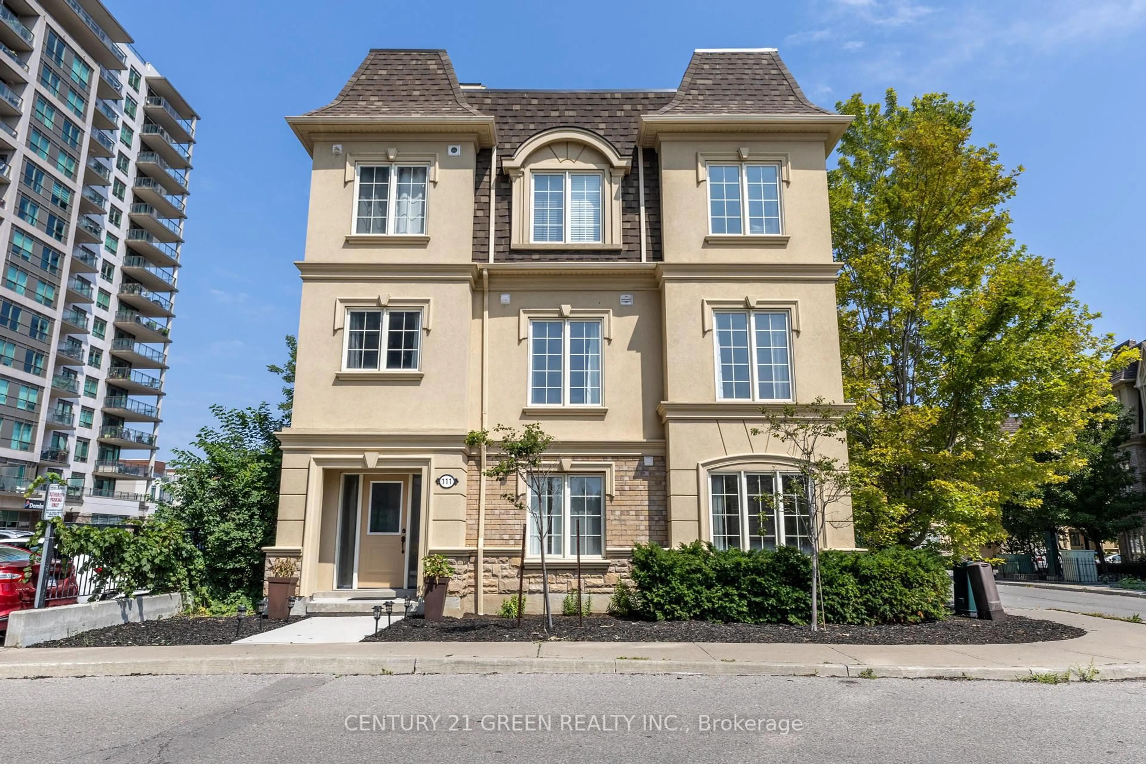 A pic from outside/outdoor area/front of a property/back of a property/a pic from drone, building for 1250 St. Martins Dr #111, Pickering Ontario L1W 0A2