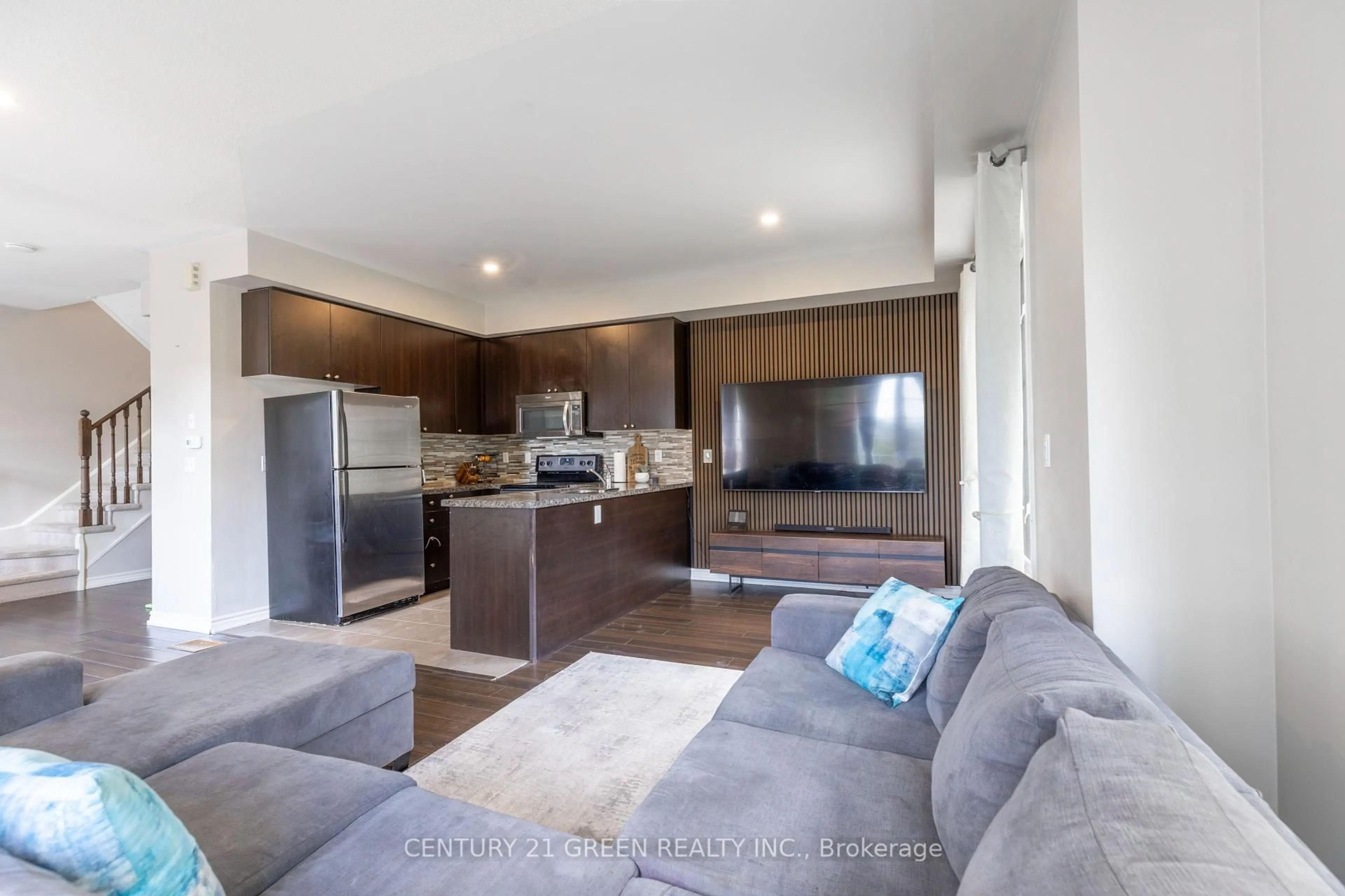 Open concept kitchen, unknown for 1250 St. Martins Dr #111, Pickering Ontario L1W 0A2