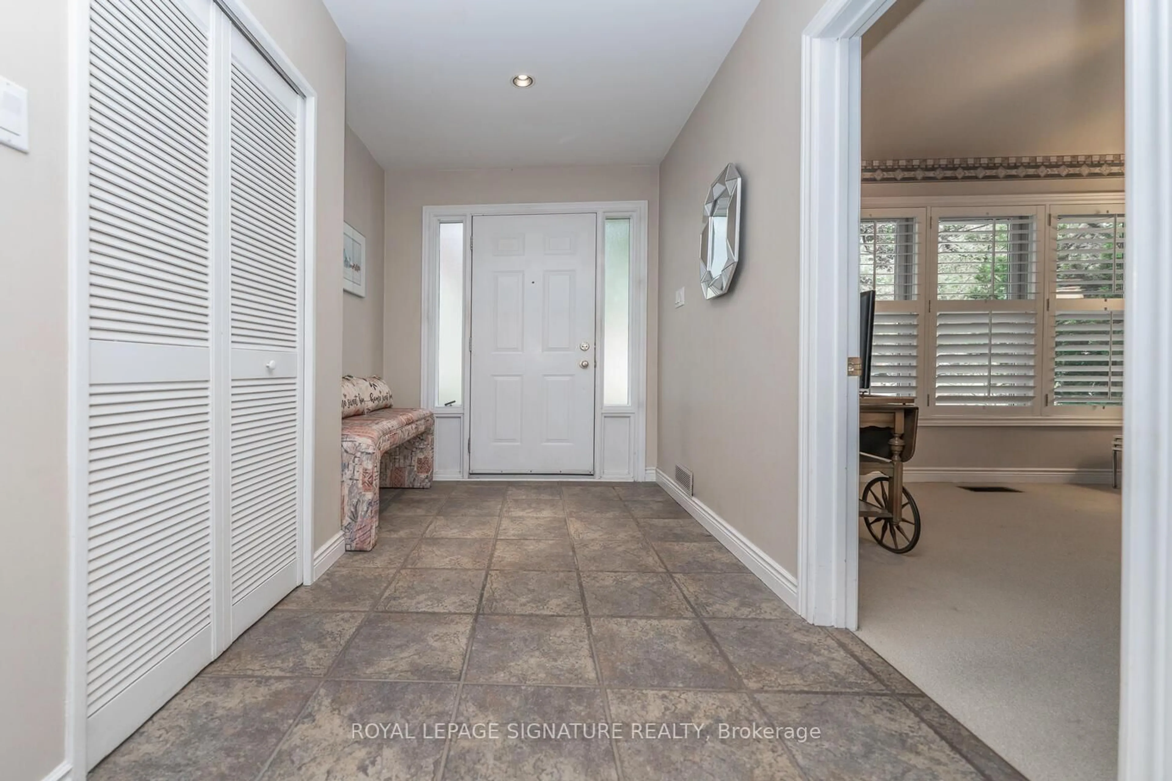 Indoor entryway for 60 Tidefall Dr, Toronto Ontario M1W 1J2