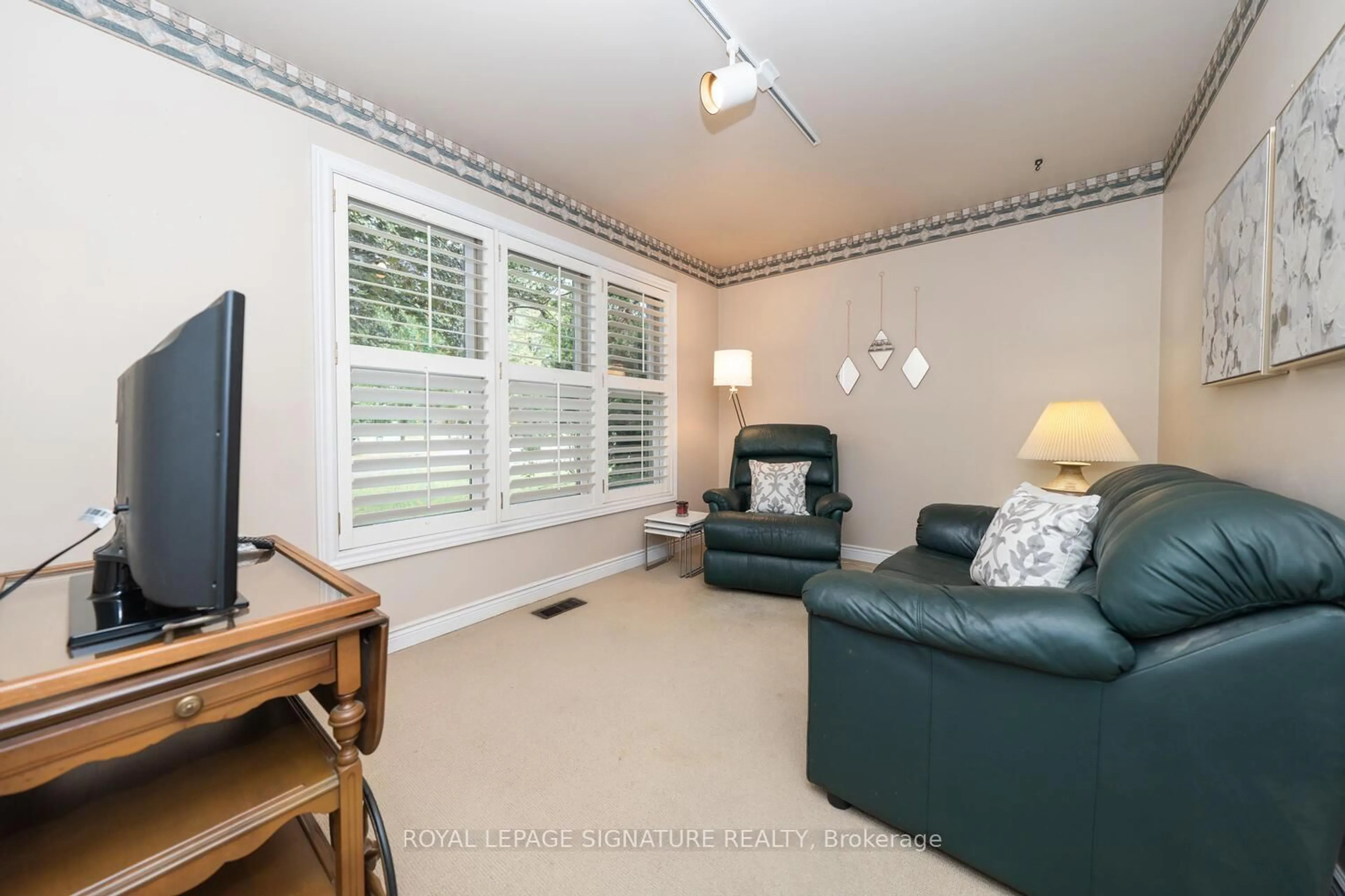 Living room with furniture, unknown for 60 Tidefall Dr, Toronto Ontario M1W 1J2