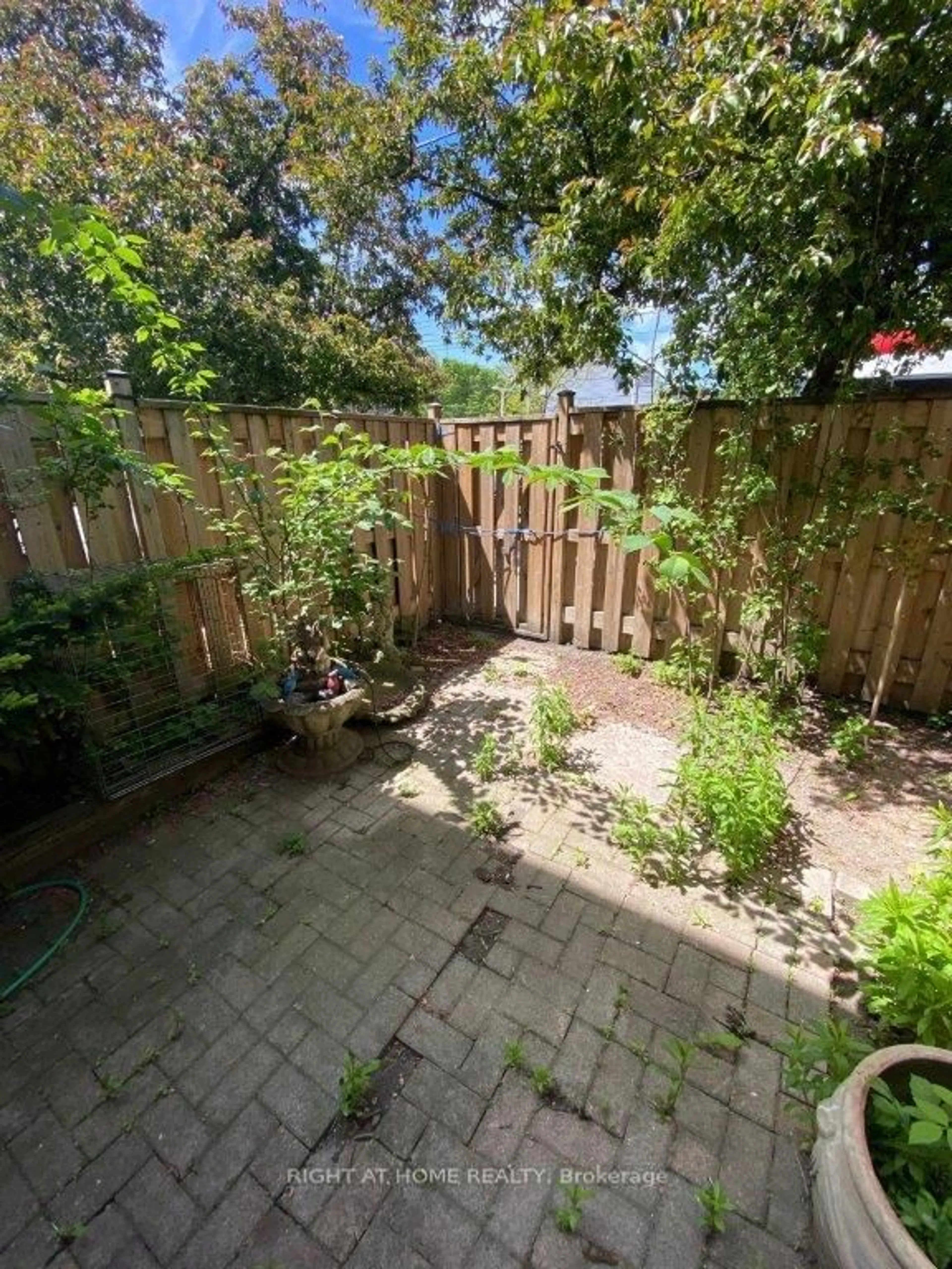 Patio, street for 1209 Queen St #5, Toronto Ontario M4M 3H4
