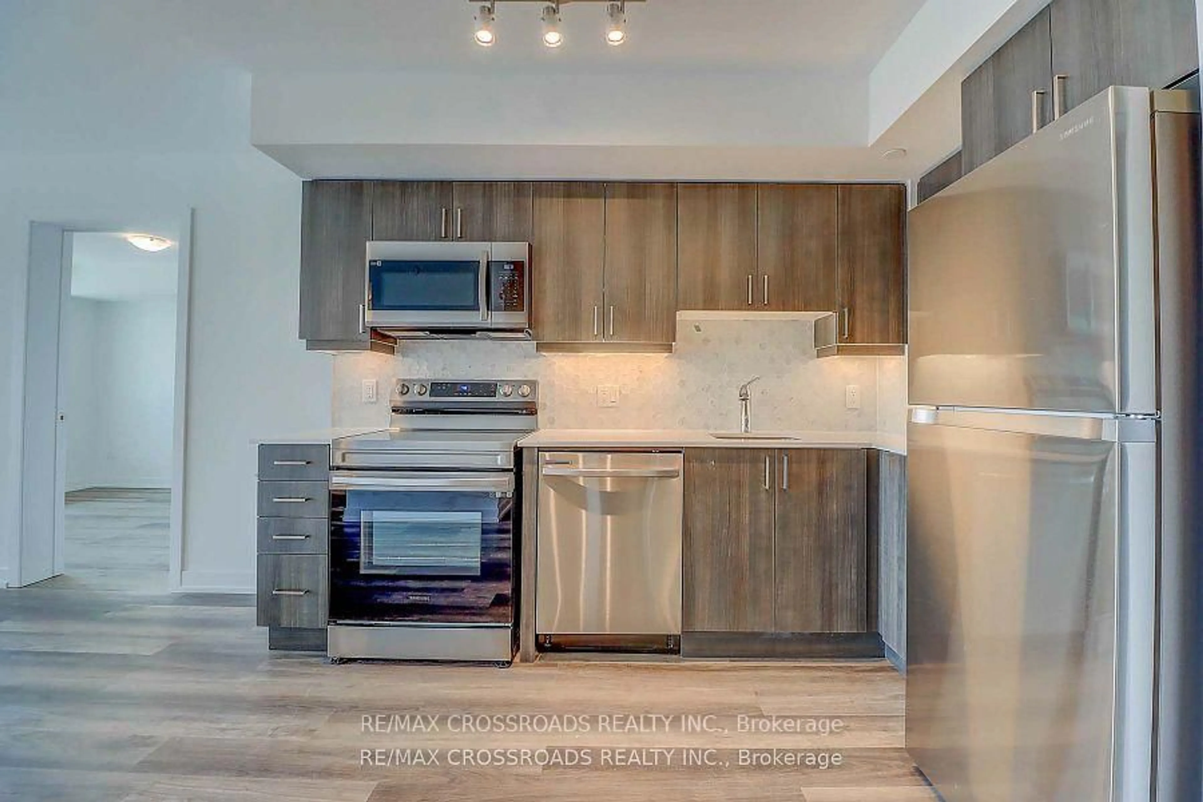 Standard kitchen, unknown for 1480 Bayly St #1111, Pickering Ontario L1W 3T8