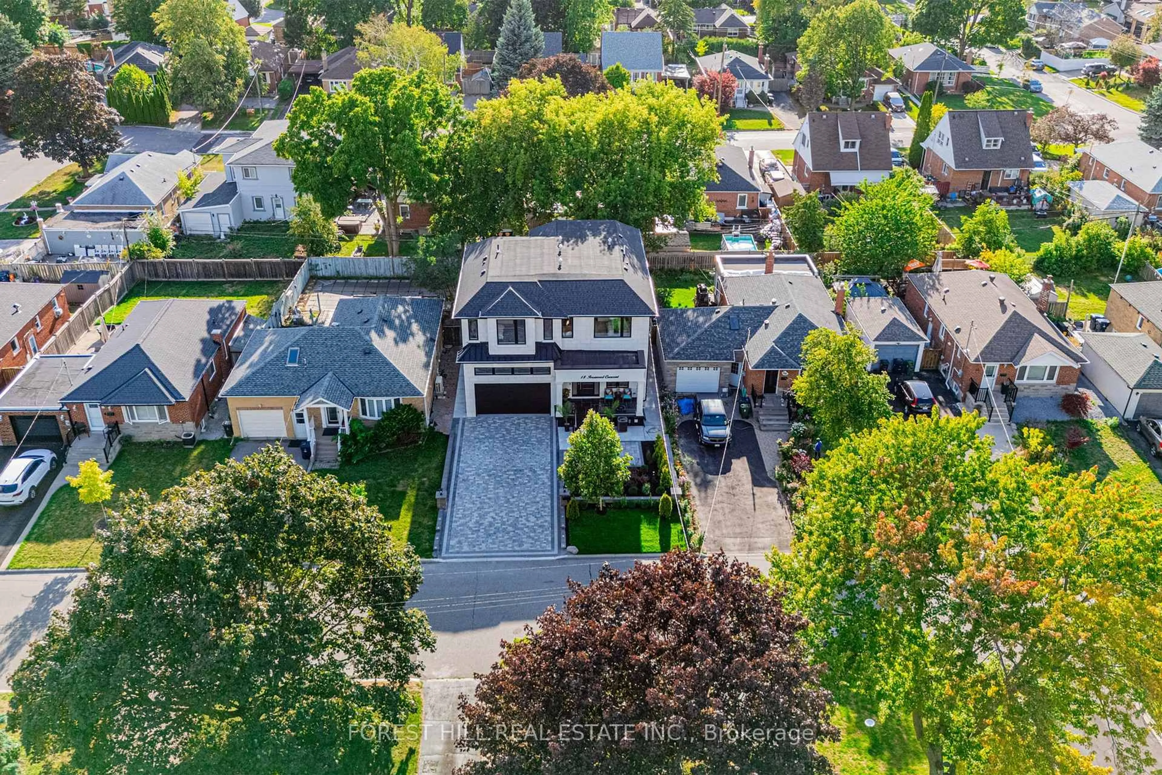 A pic from outside/outdoor area/front of a property/back of a property/a pic from drone, street for 18 Ivorwood Cres, Toronto Ontario M1R 2X4
