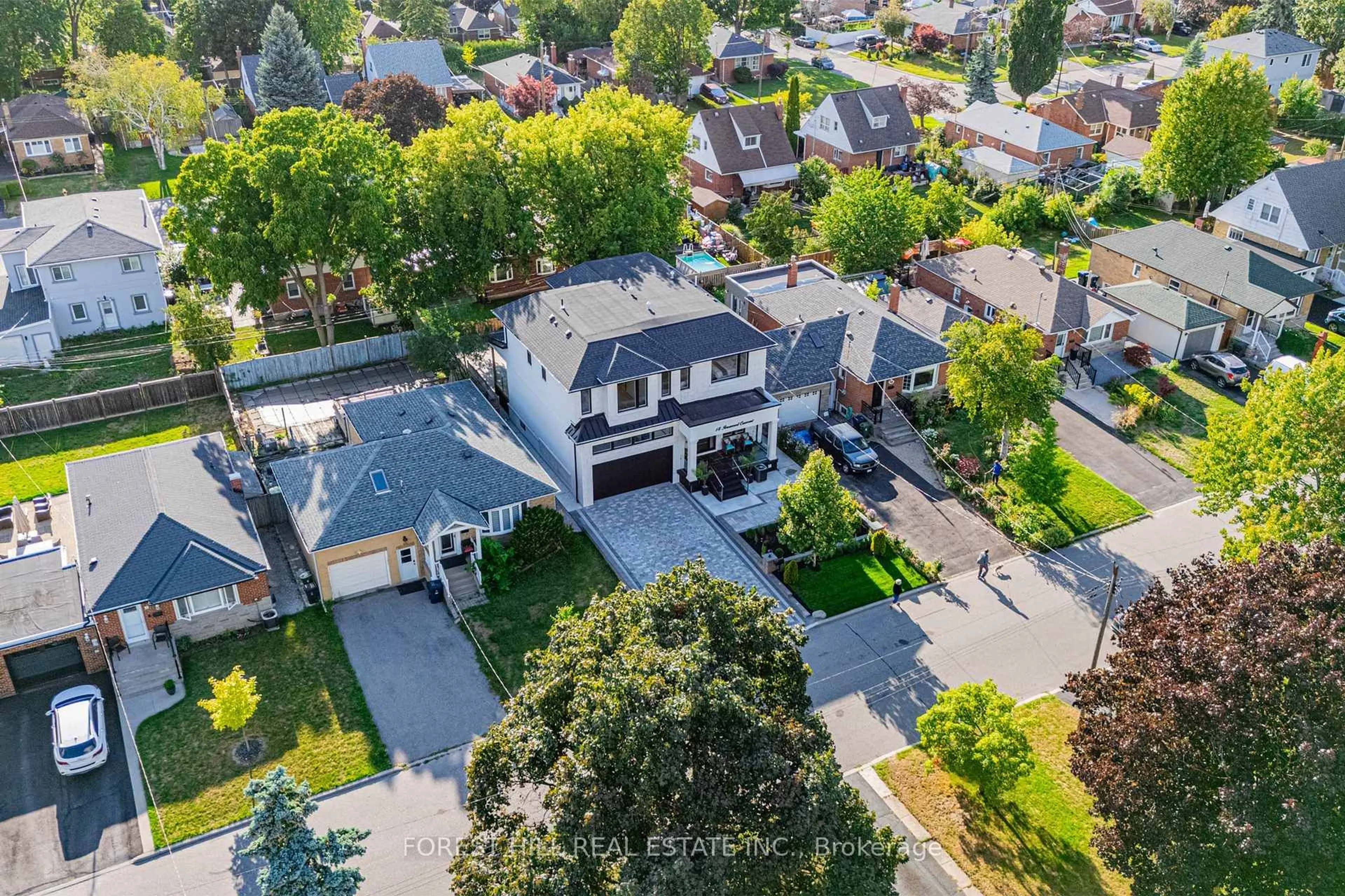 A pic from outside/outdoor area/front of a property/back of a property/a pic from drone, street for 18 Ivorwood Cres, Toronto Ontario M1R 2X4