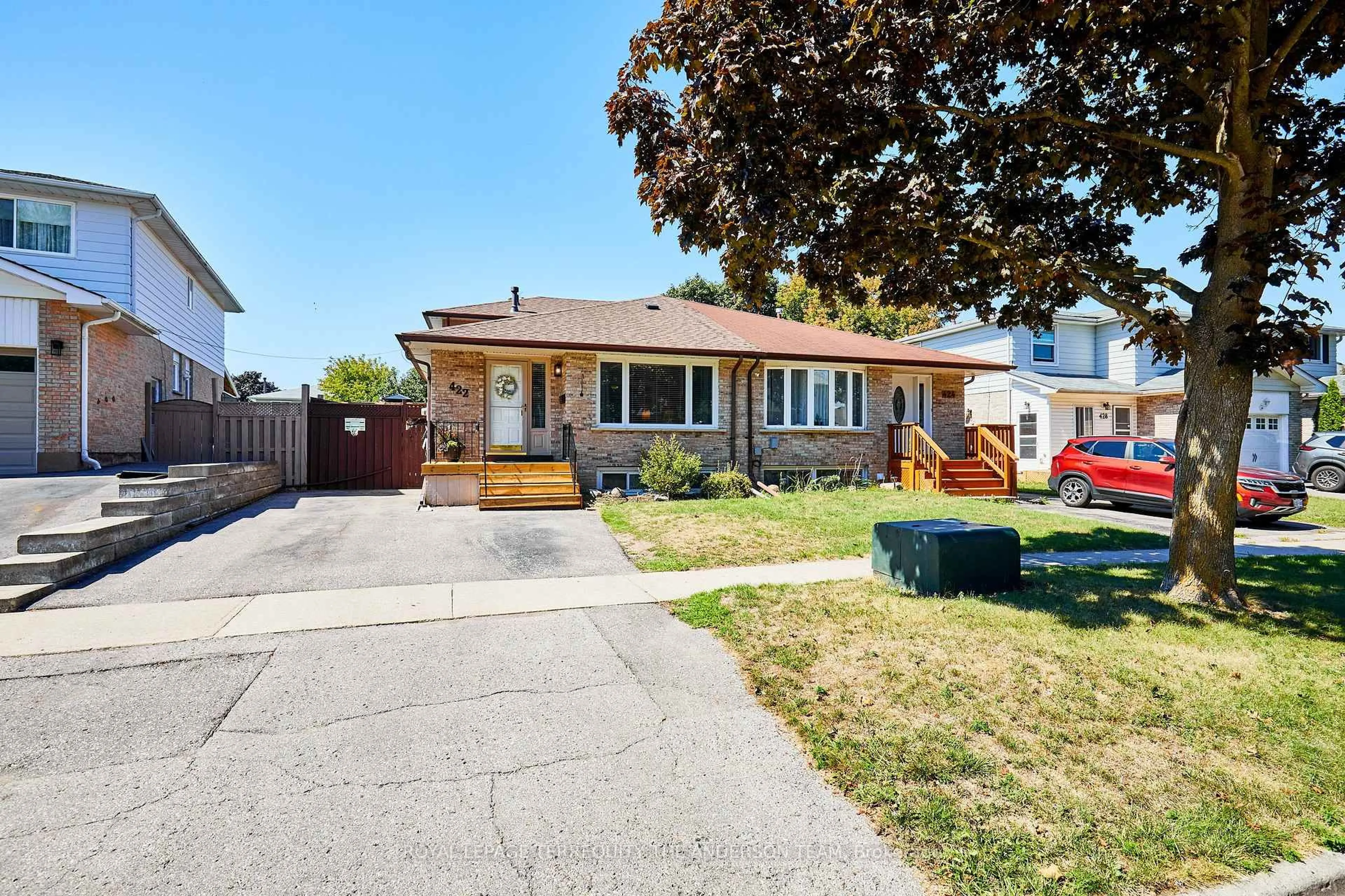 Unknown for 422 Laguna St, Oshawa Ontario L1K 1E2