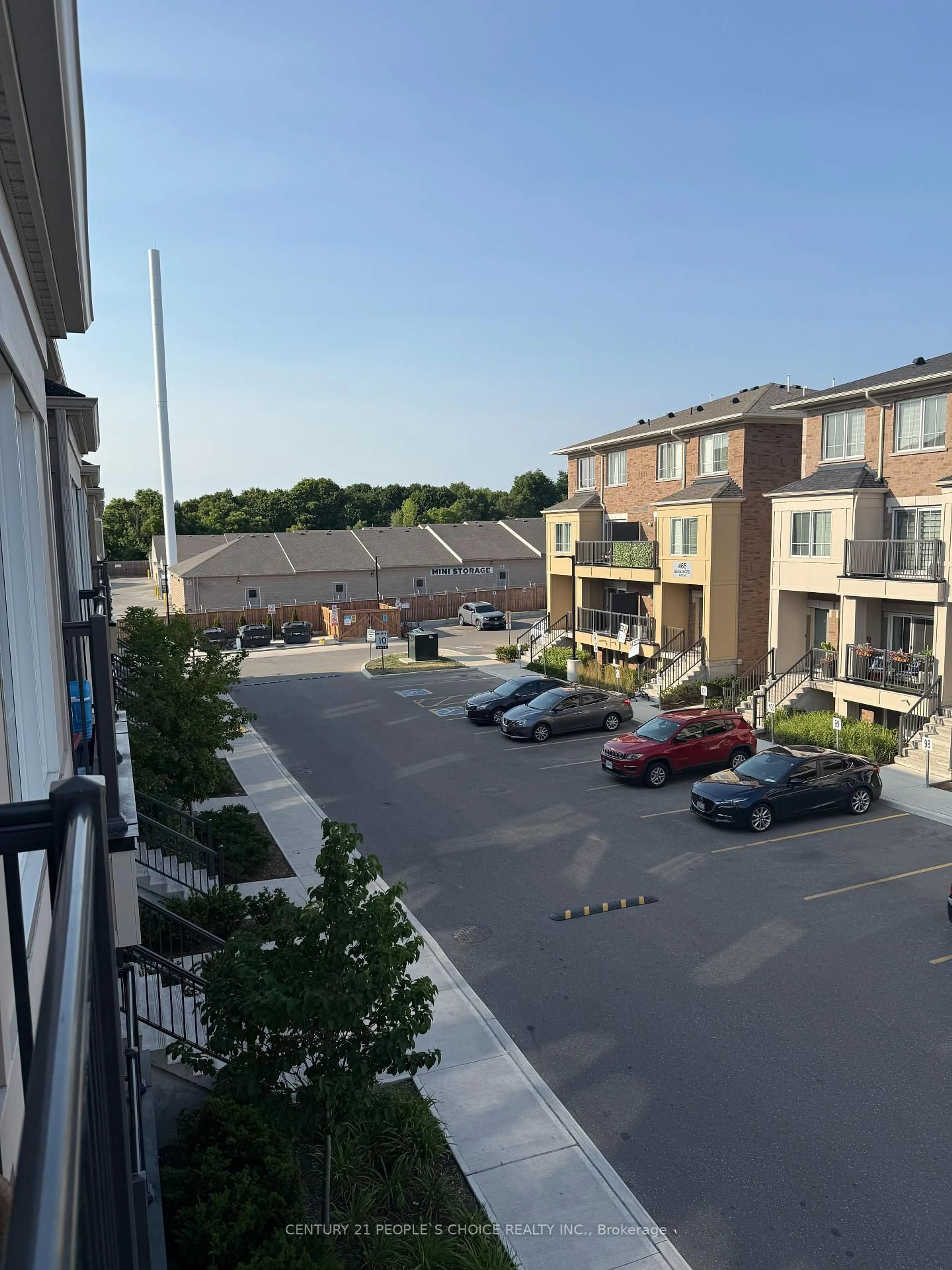 A pic from outside/outdoor area/front of a property/back of a property/a pic from drone, city buildings view from balcony for 465 Beresford Path #4, Oshawa Ontario L1H 0B2