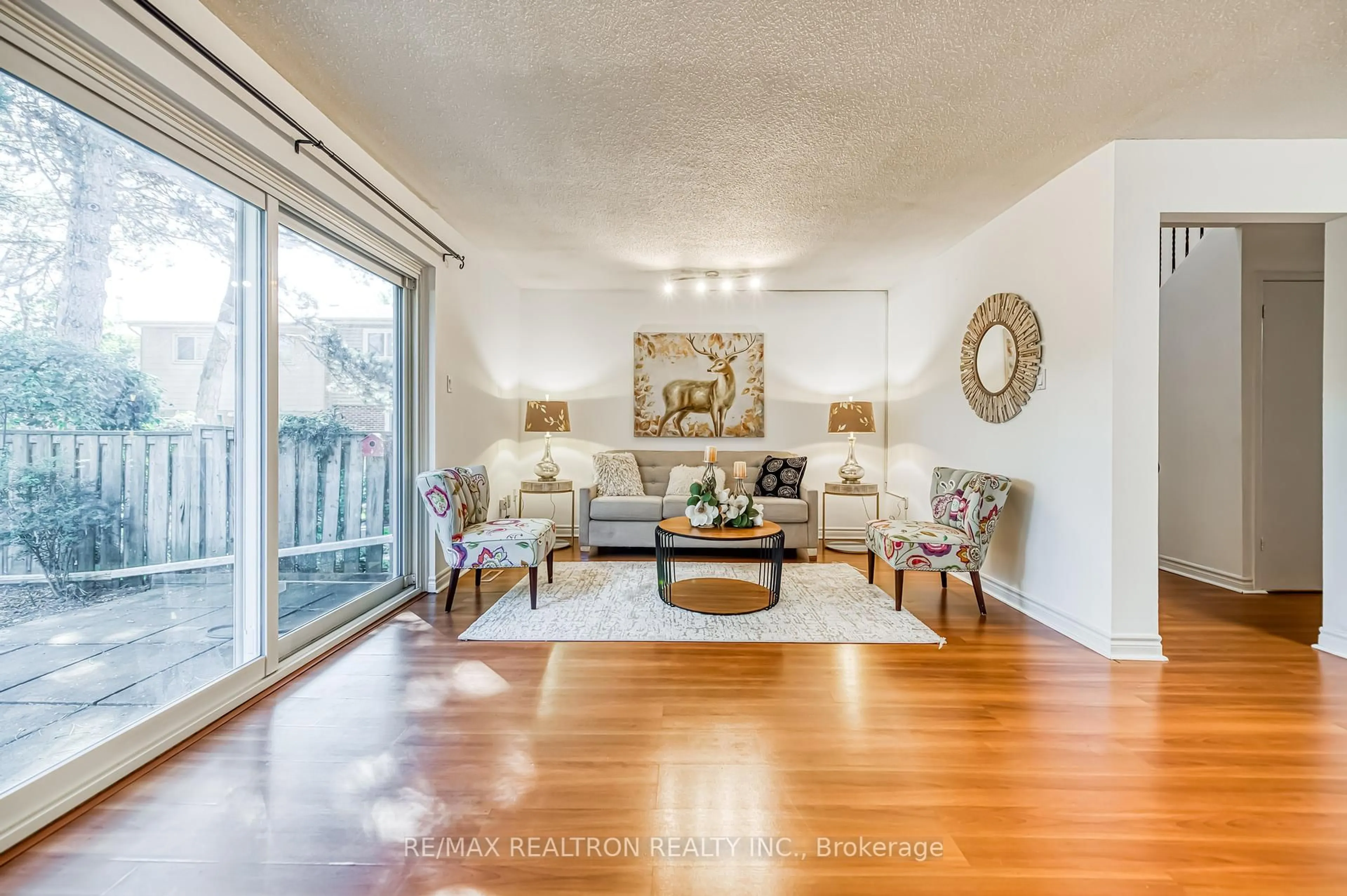 Living room with furniture, unknown for 91 L'Amoreaux Dr #79, Toronto Ontario M1W 2J8