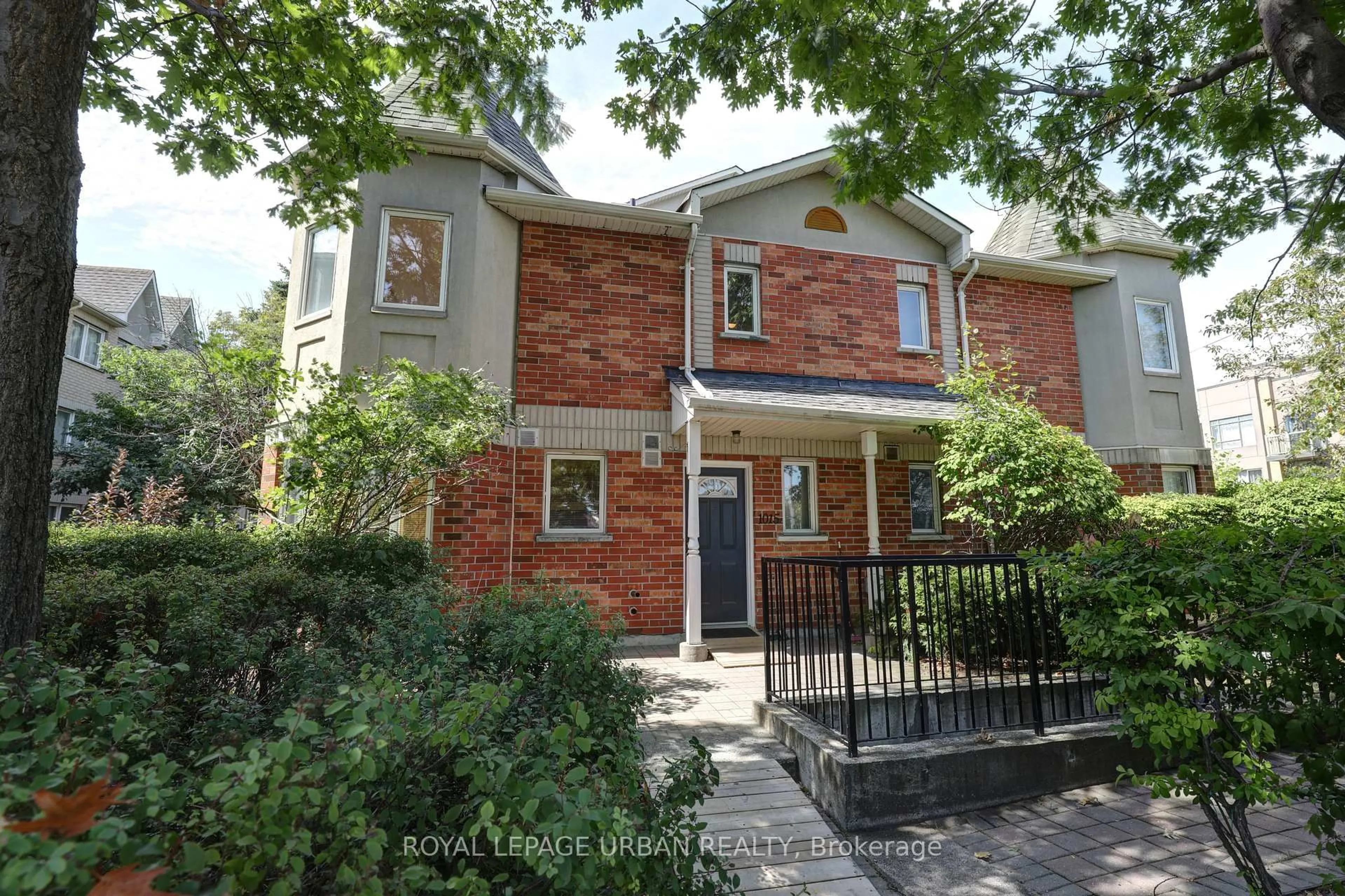 Home with brick exterior material, street for 28 Rosebank Dr #1015, Toronto Ontario M1B 5Z1