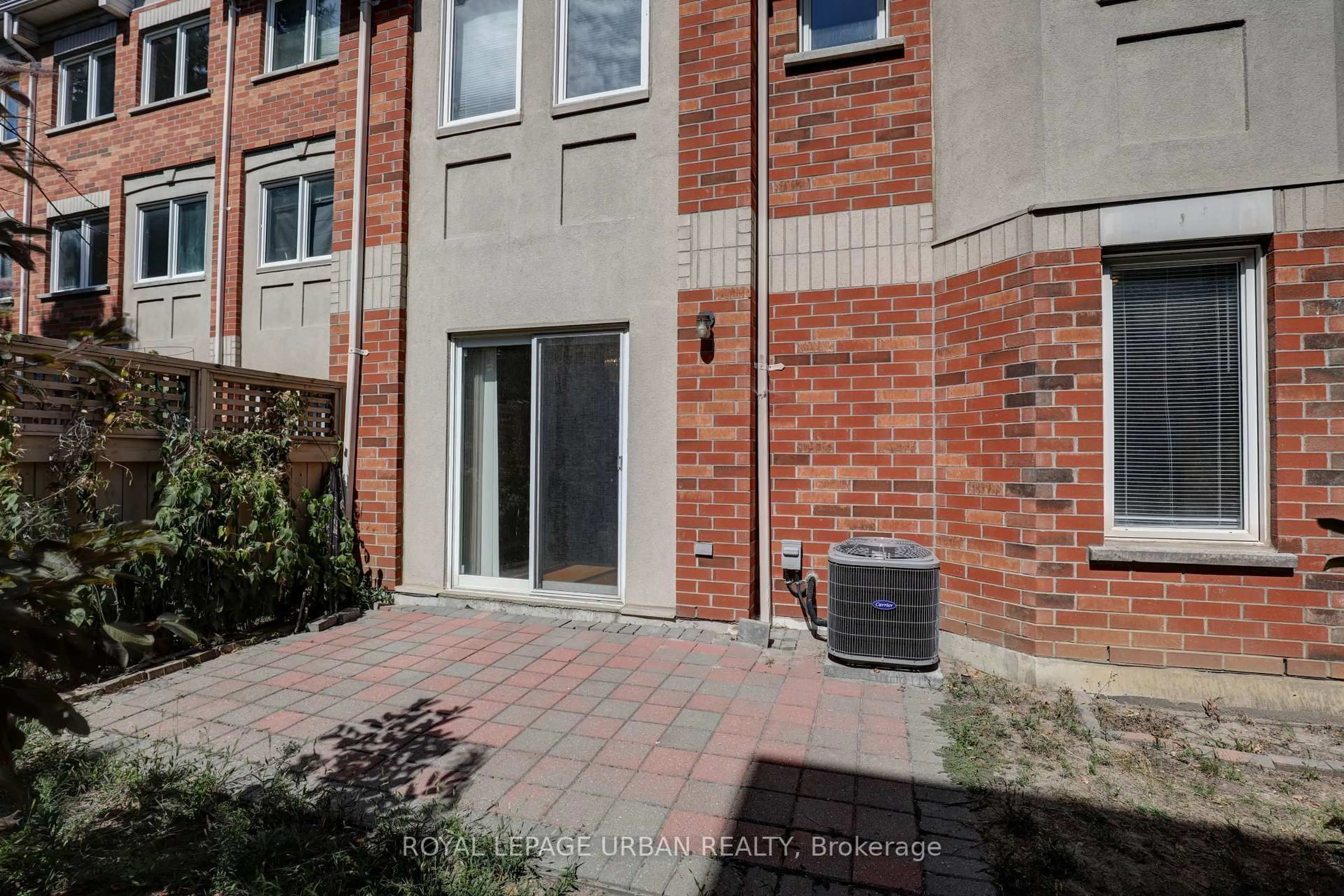 A pic from outside/outdoor area/front of a property/back of a property/a pic from drone, street for 28 Rosebank Dr #1015, Toronto Ontario M1B 5Z1