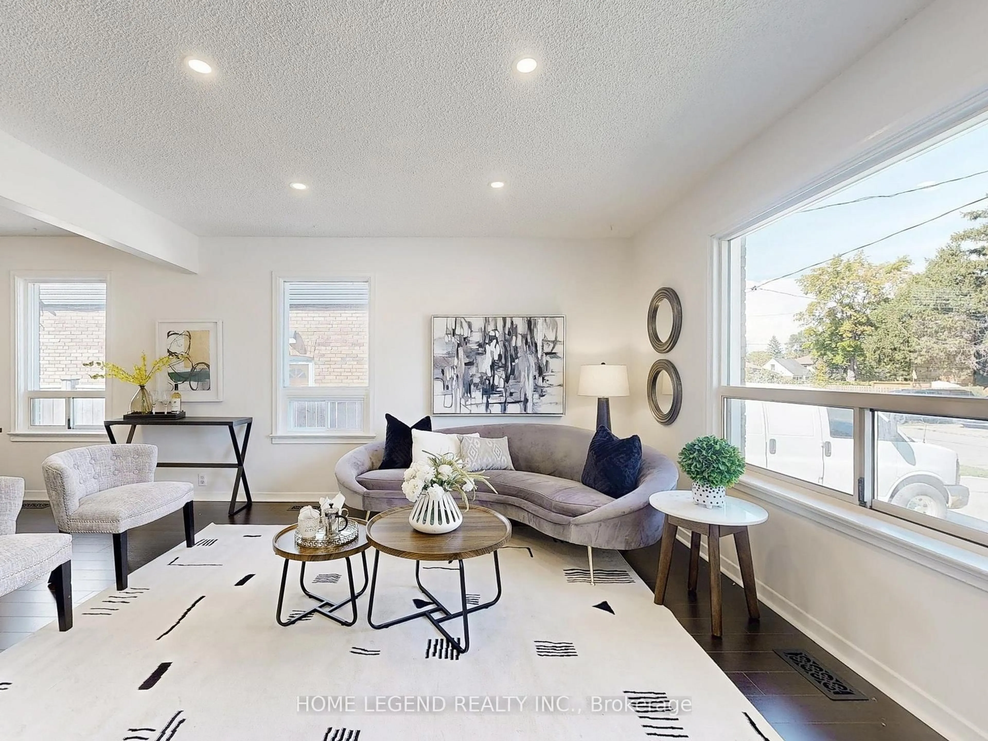 Living room with furniture, unknown for 48 Ainsdale Rd, Toronto Ontario M1R 3Z2