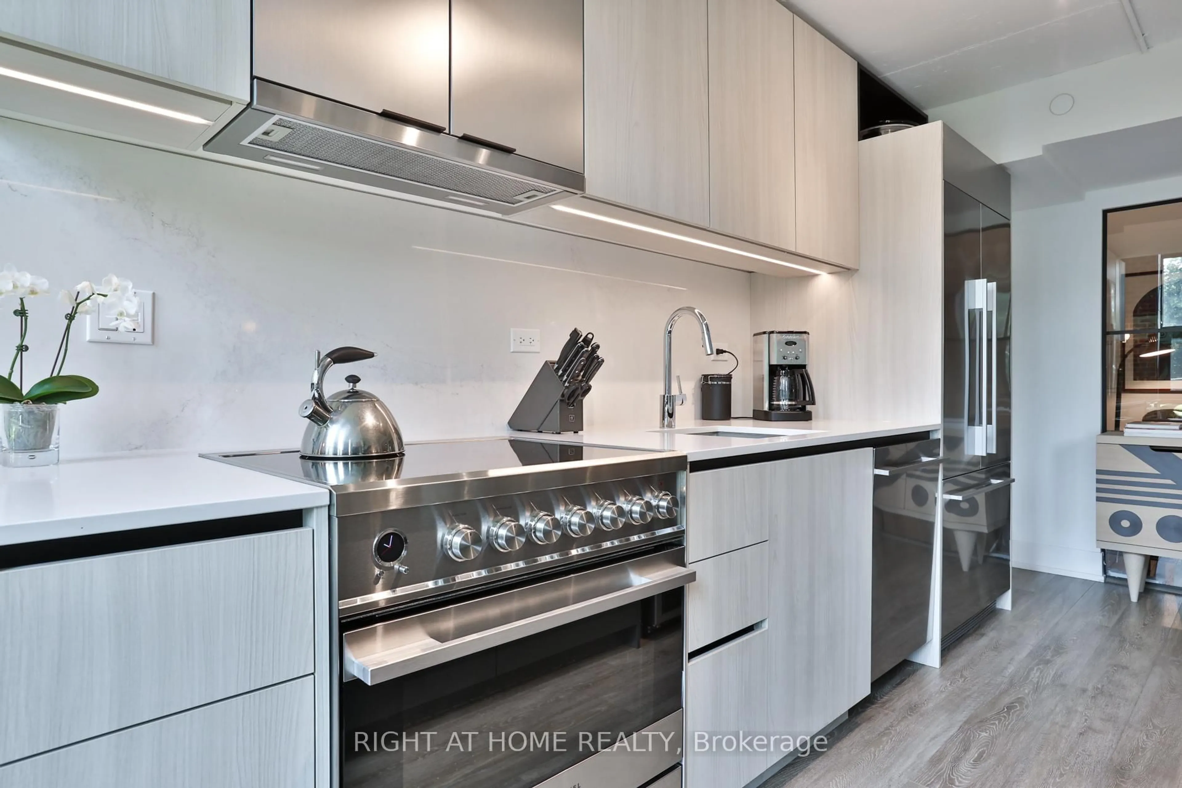 Contemporary kitchen, ceramic/tile floor for 150 Logan Ave #409, Toronto Ontario M4M 0E4