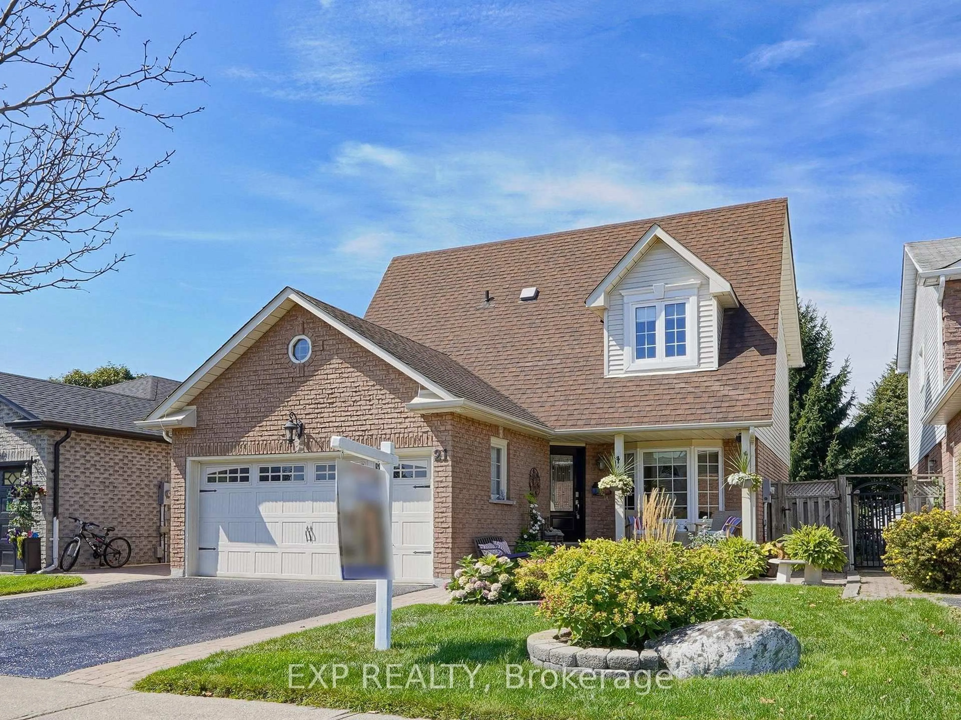Home with brick exterior material, street for 21 Lyndale Cres, Clarington Ontario L1E 1W3