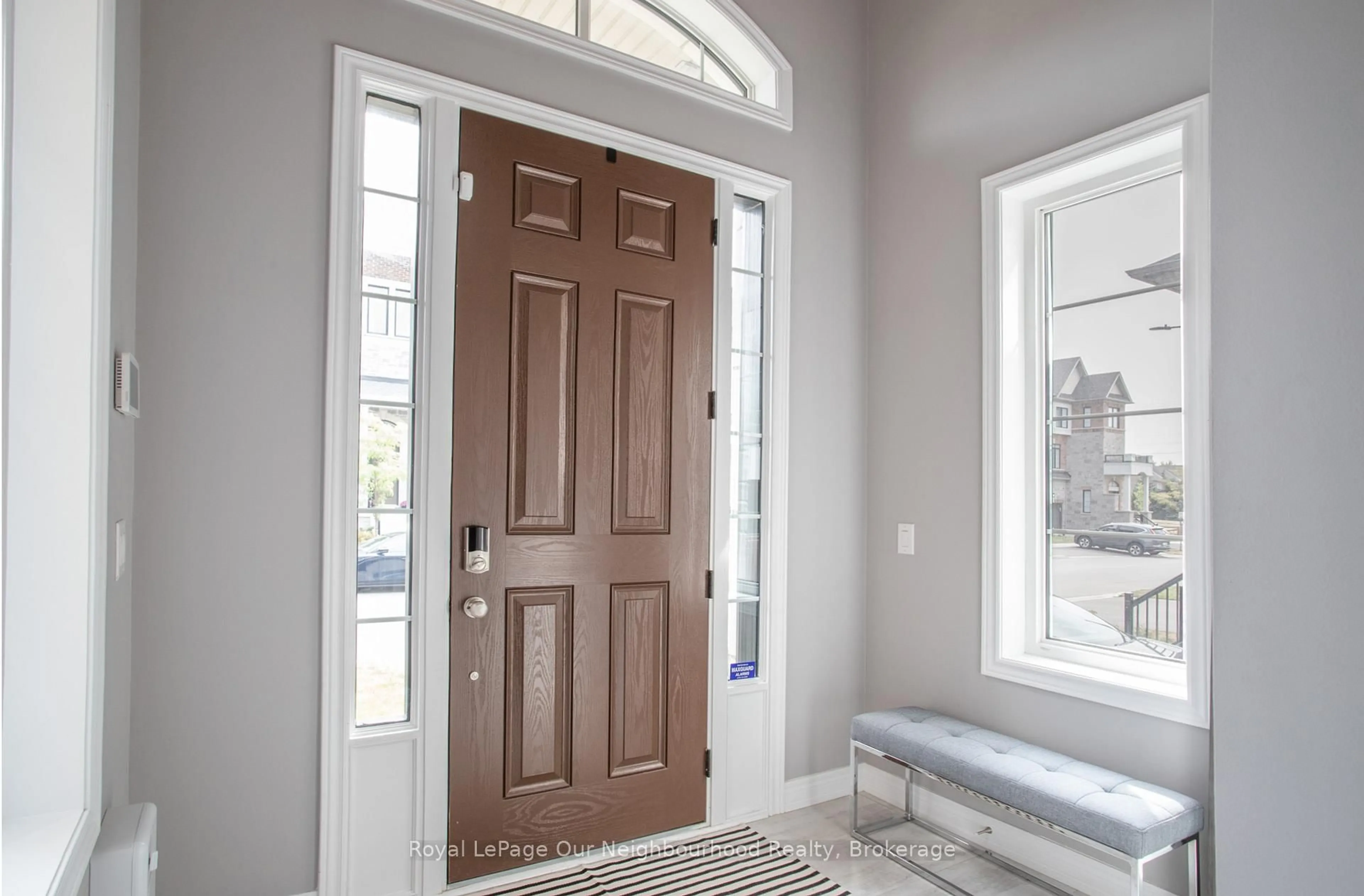Indoor entryway for 95 Dorian Dr, Whitby Ontario L1P 0C8