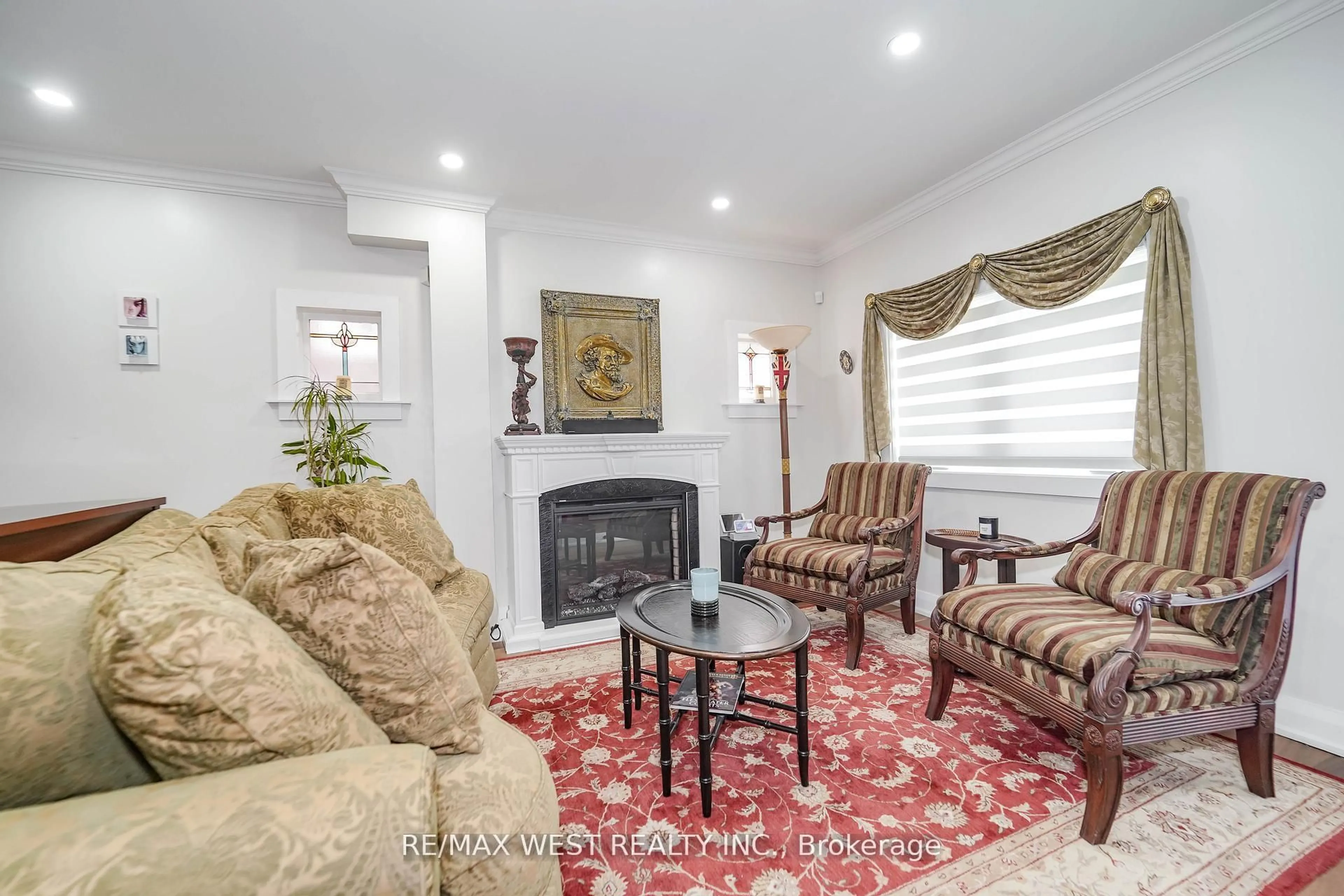 Living room with furniture, unknown for 46 Rhyl Ave, Toronto Ontario M4L 1R9