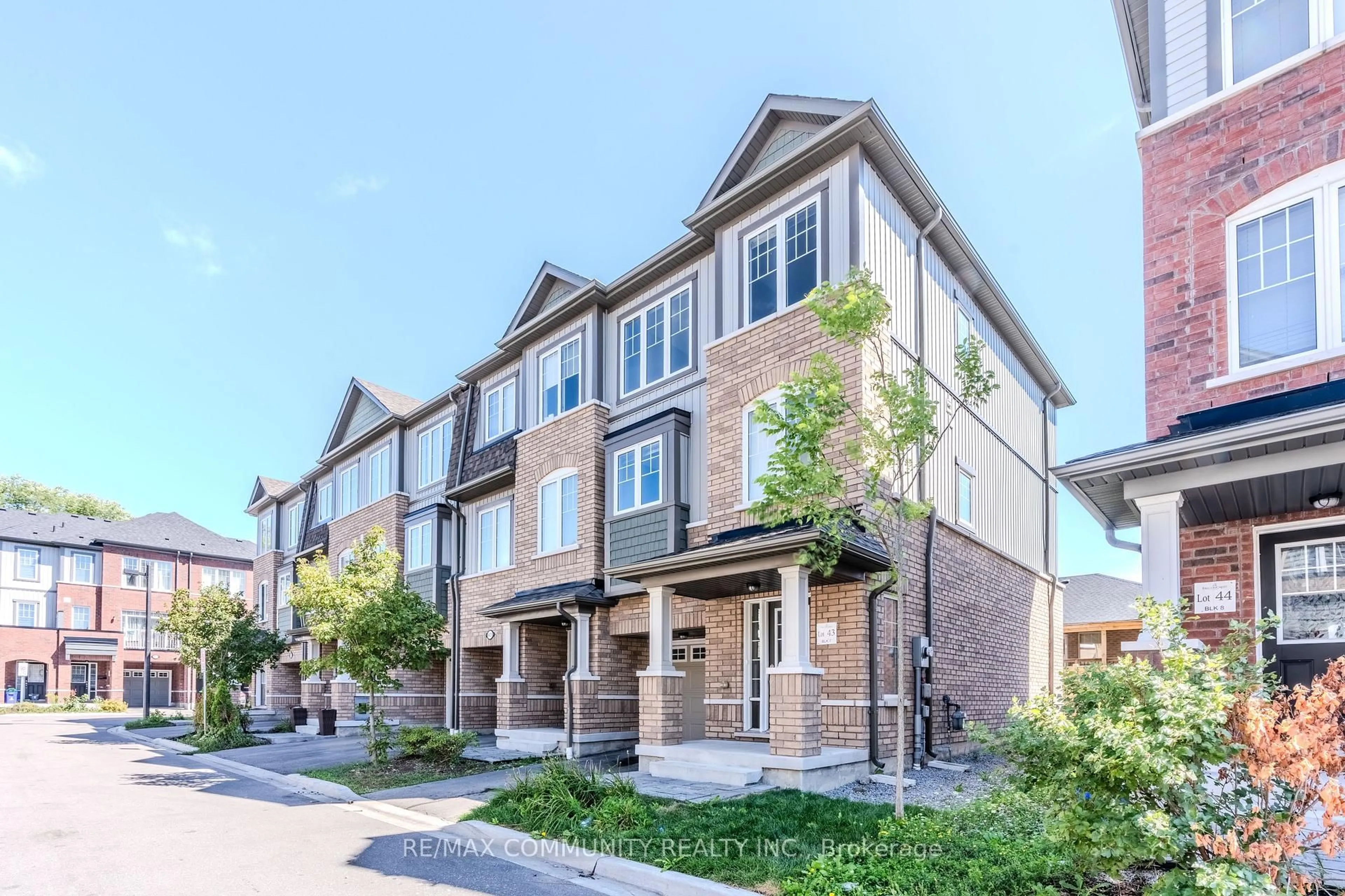 Home with brick exterior material, street for 823 Atwater Path, Oshawa Ontario L1J 0E3