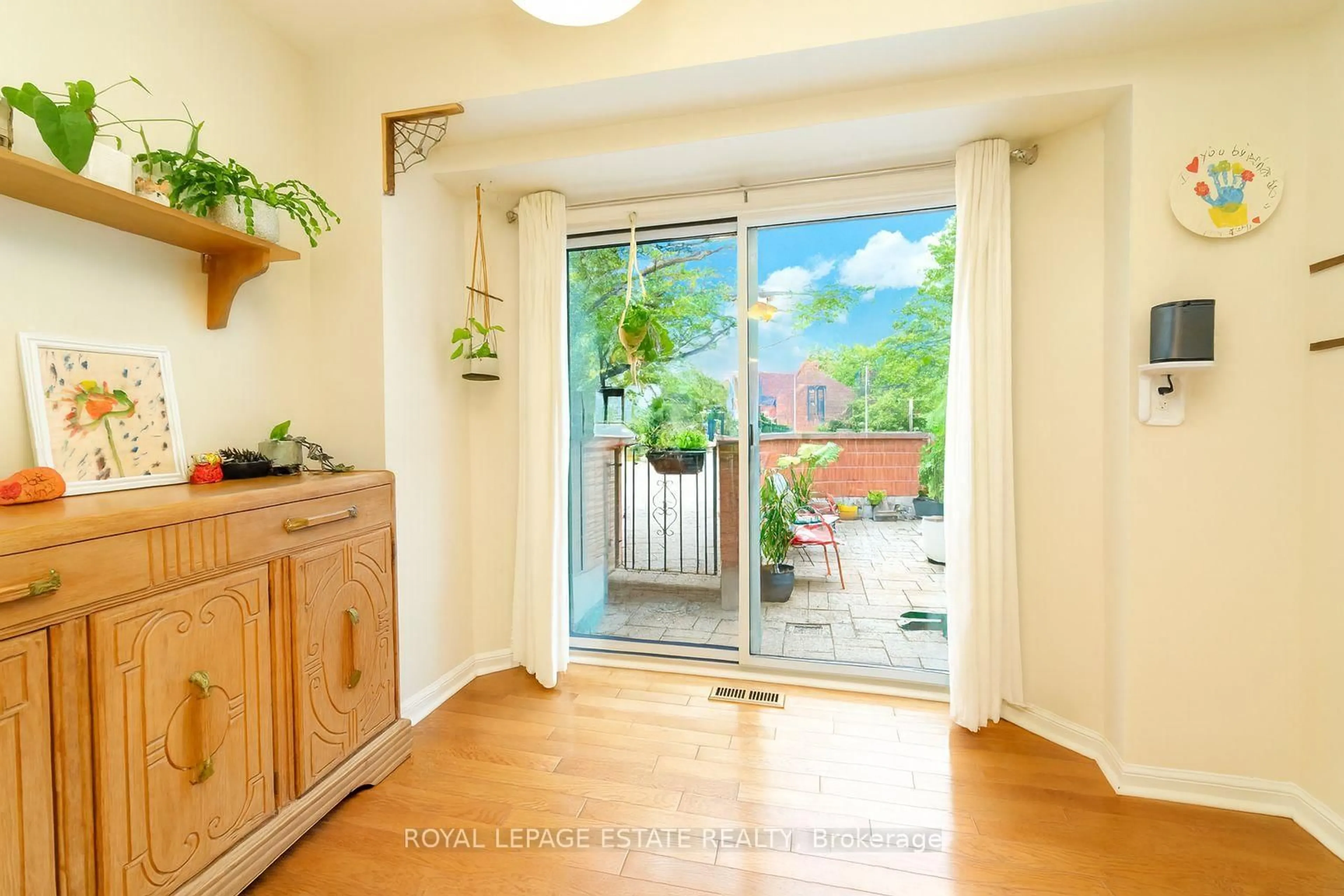 Indoor entryway for 34 Rodeo Ptwy, Toronto Ontario M1N 4C9