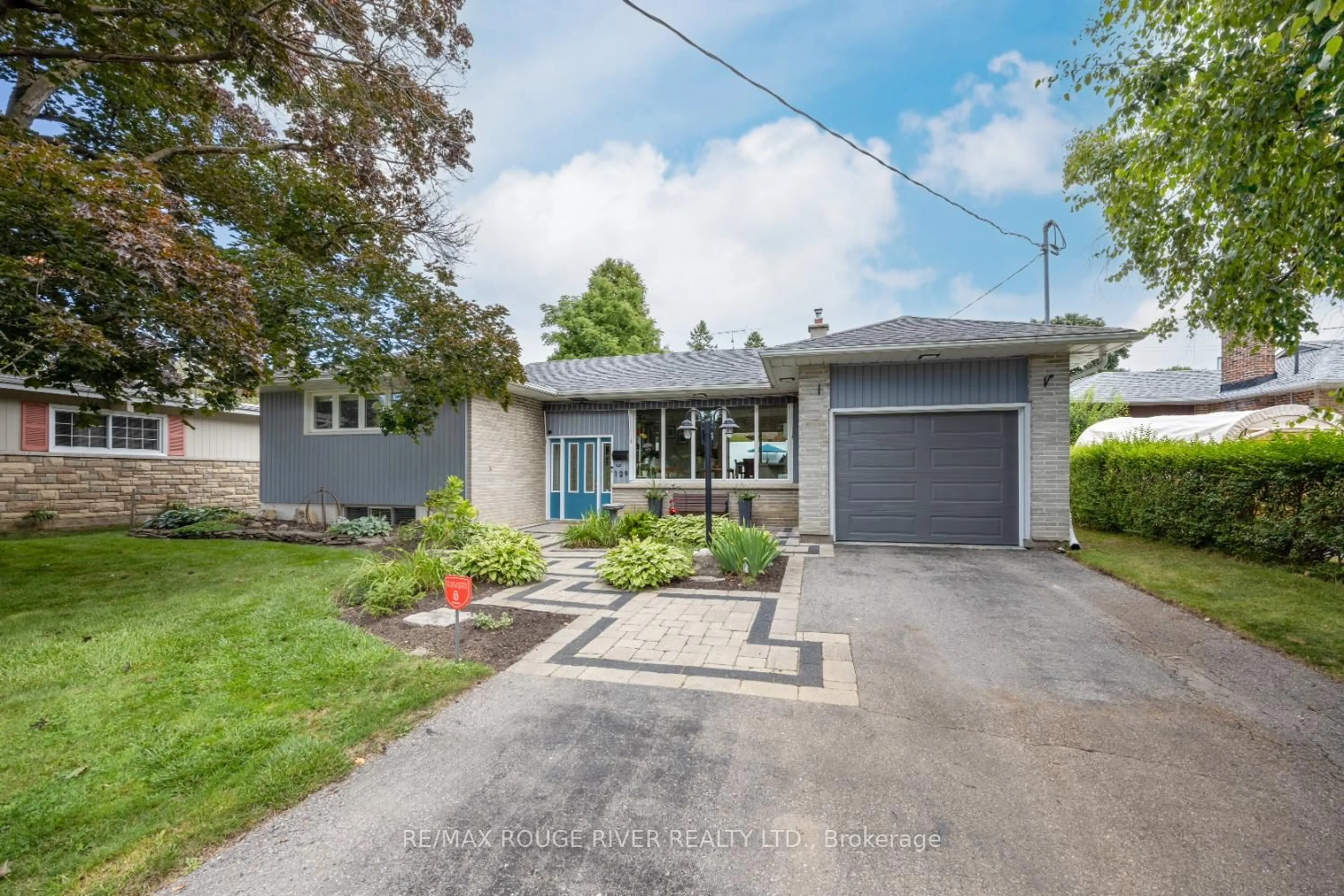 Unknown for 129 Briar Crt, Oshawa Ontario L1G 6M4