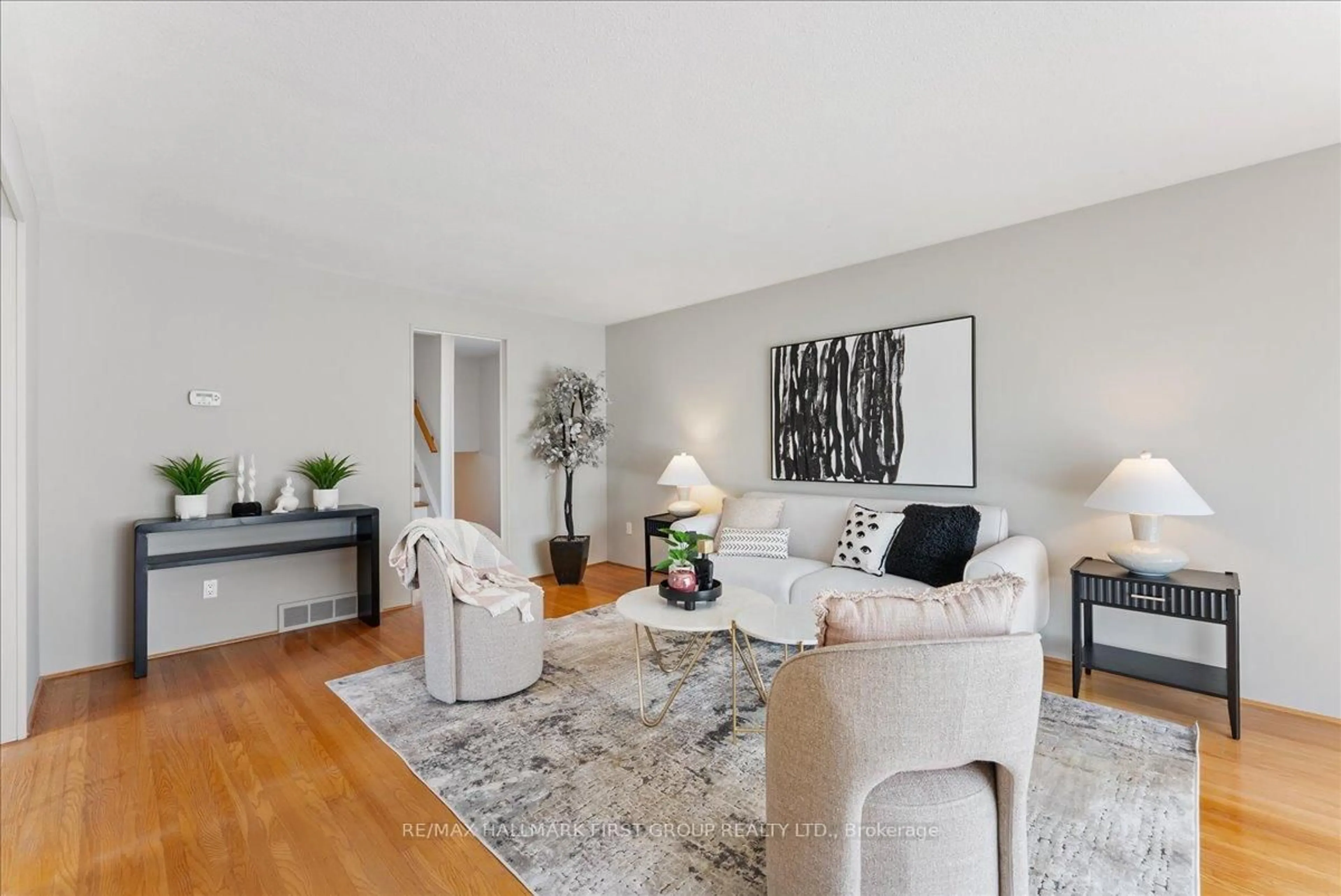 Living room with furniture, unknown for 77 Hills Rd, Ajax Ontario L1S 2W5