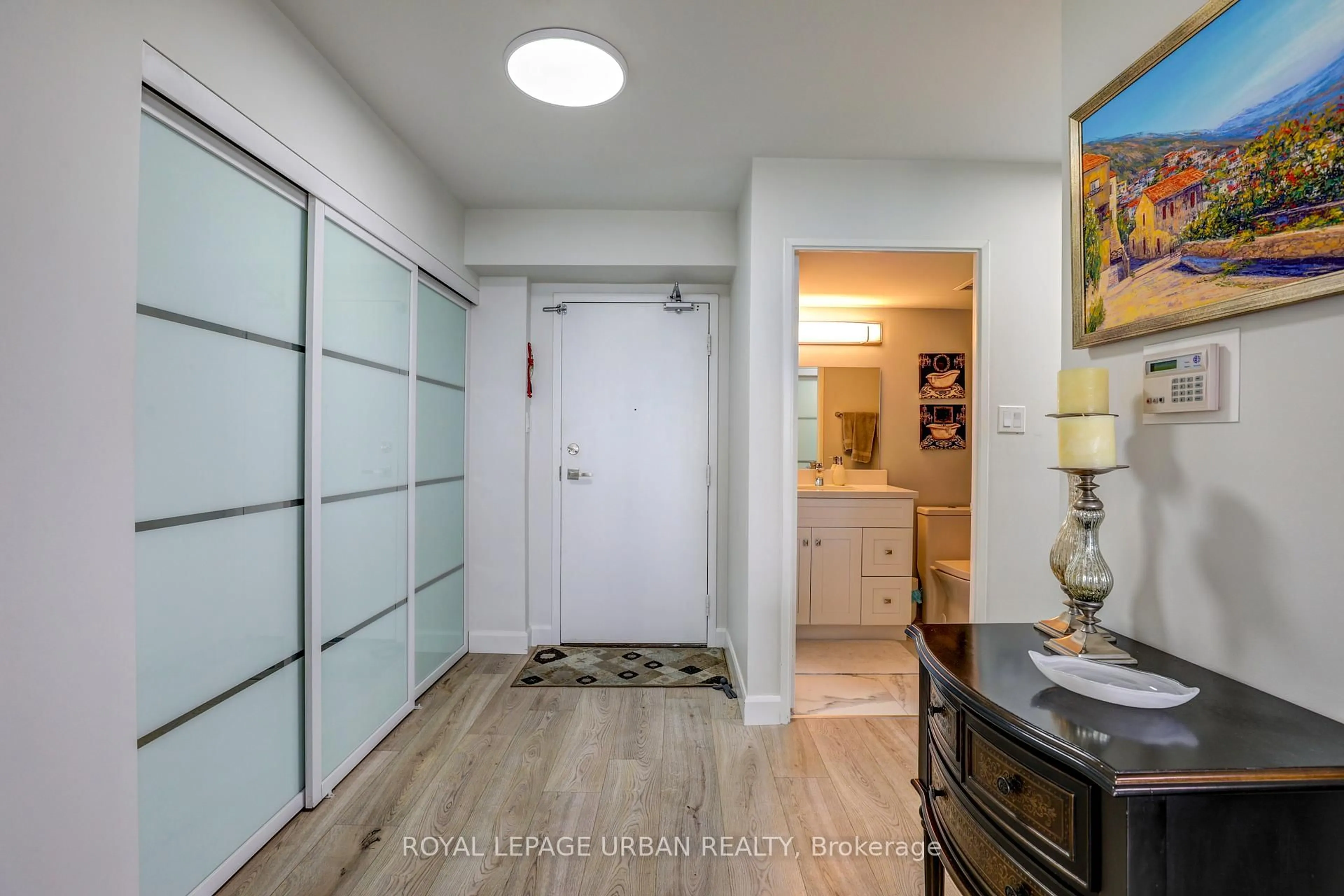 Indoor entryway for 5 Greystone Walk Dr #1905, Toronto Ontario M1K 5J5