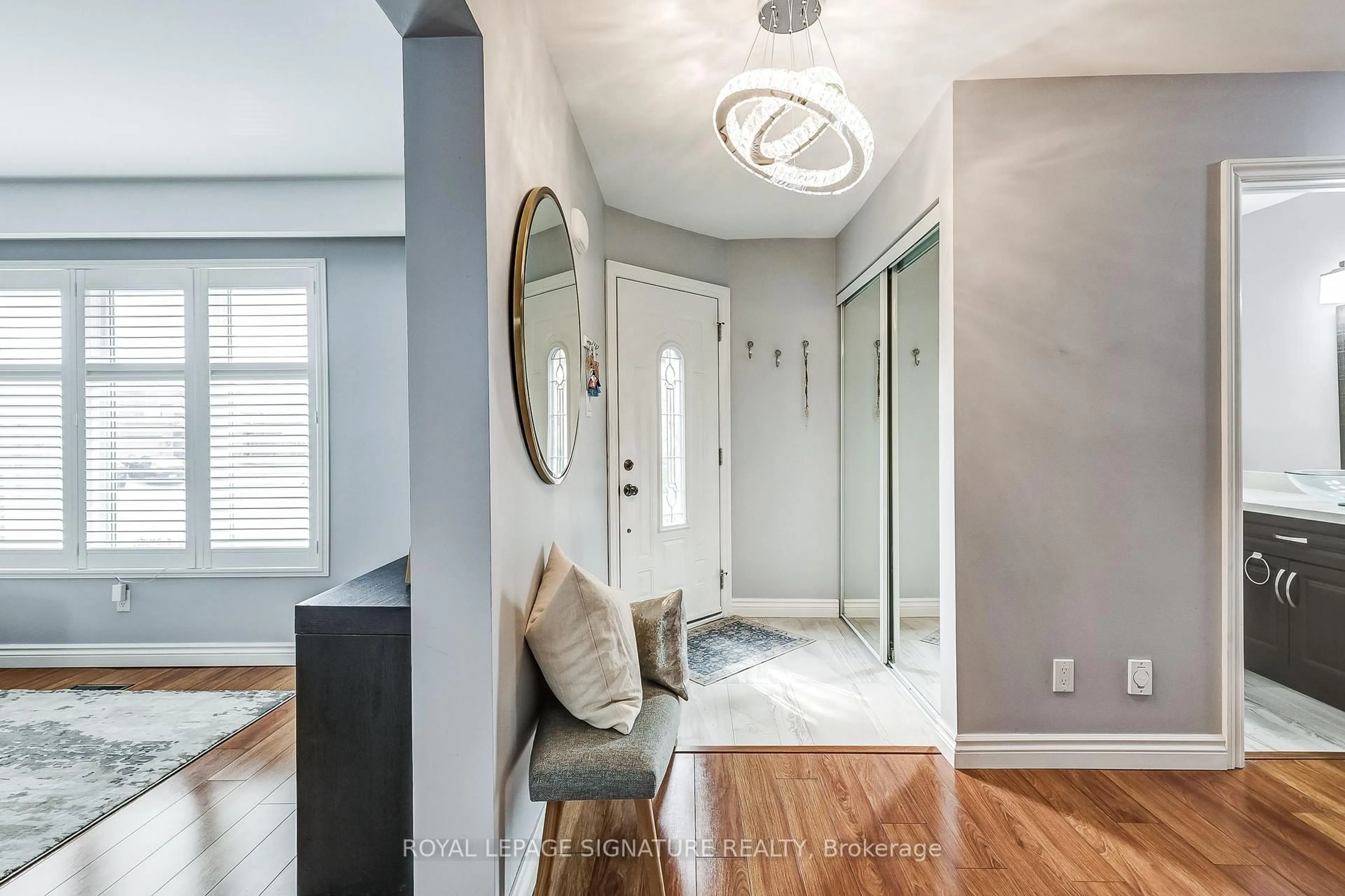 Indoor entryway for 1773 Meadowview Ave, Pickering Ontario L1V 3G7