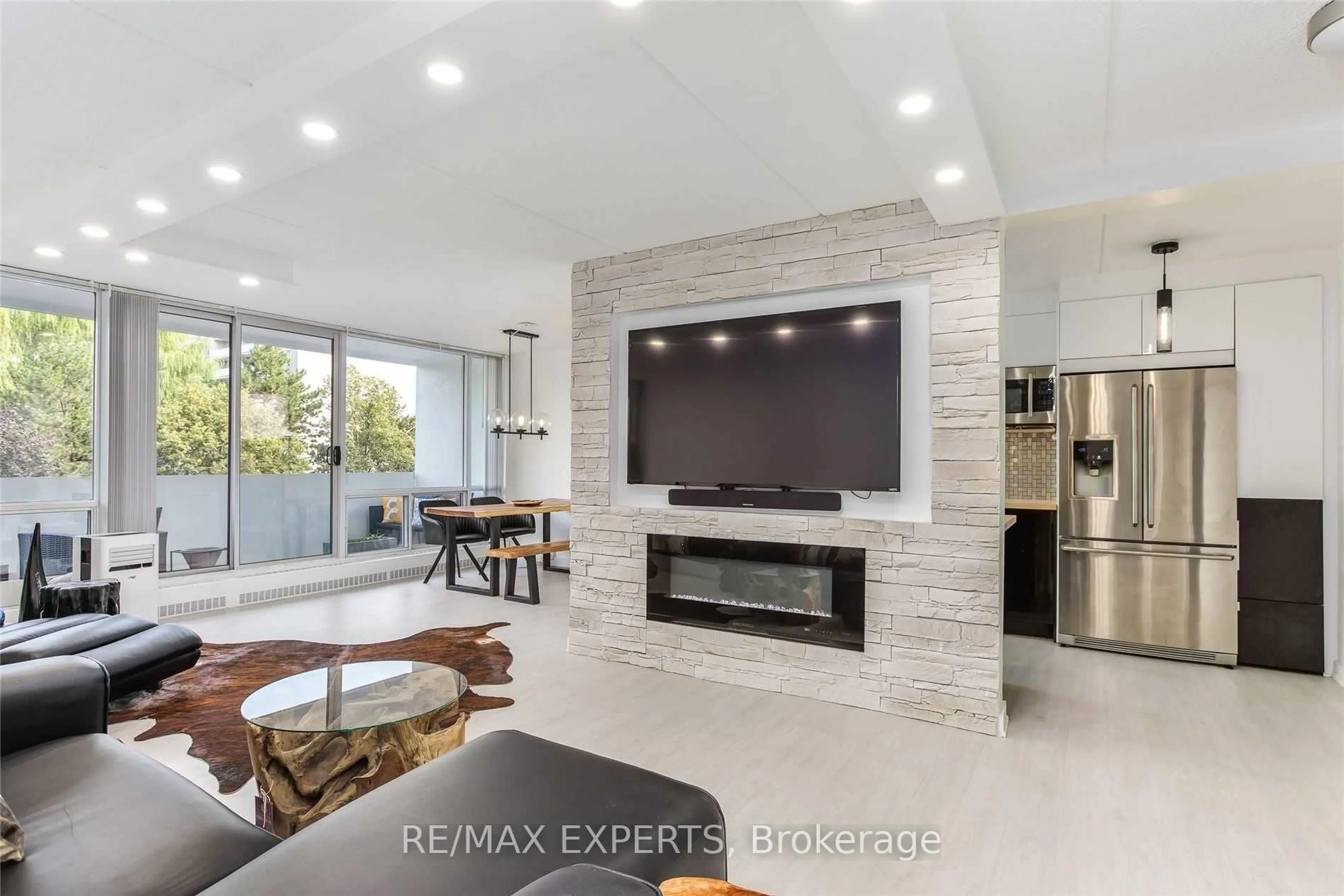 Unknown for 2 Glamorgan Ave #306, Toronto Ontario M1P 2M8