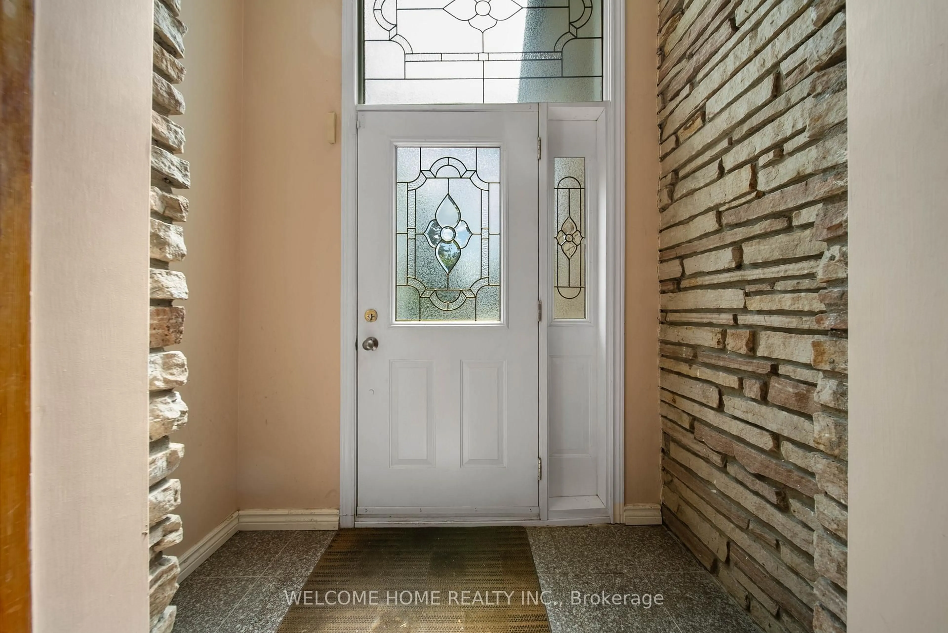 Indoor entryway for 10 Pengelly Crt, Toronto Ontario M1L 4L9