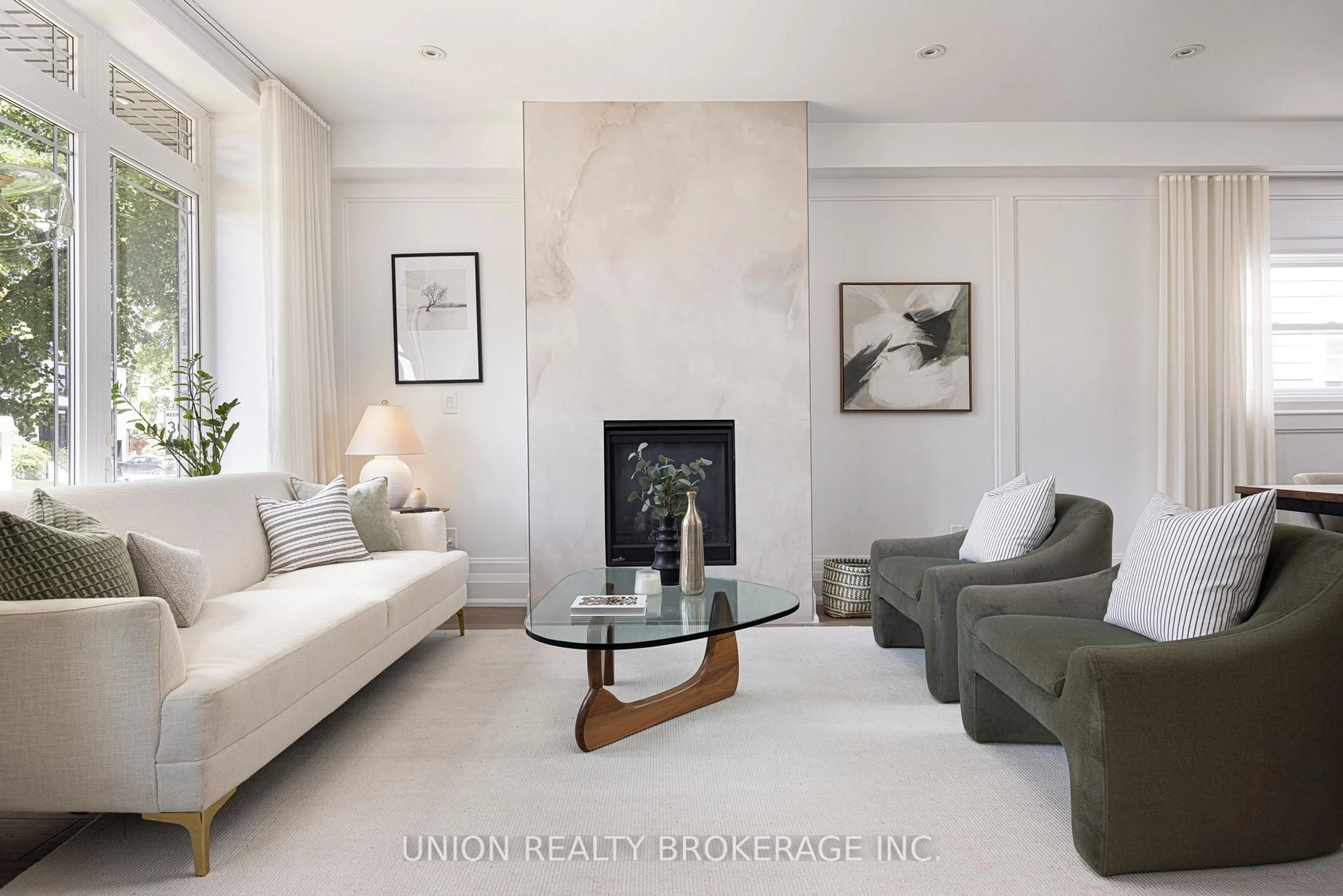 Living room with furniture, unknown for 33 Hunt Club Dr, Toronto Ontario M1N 2W9