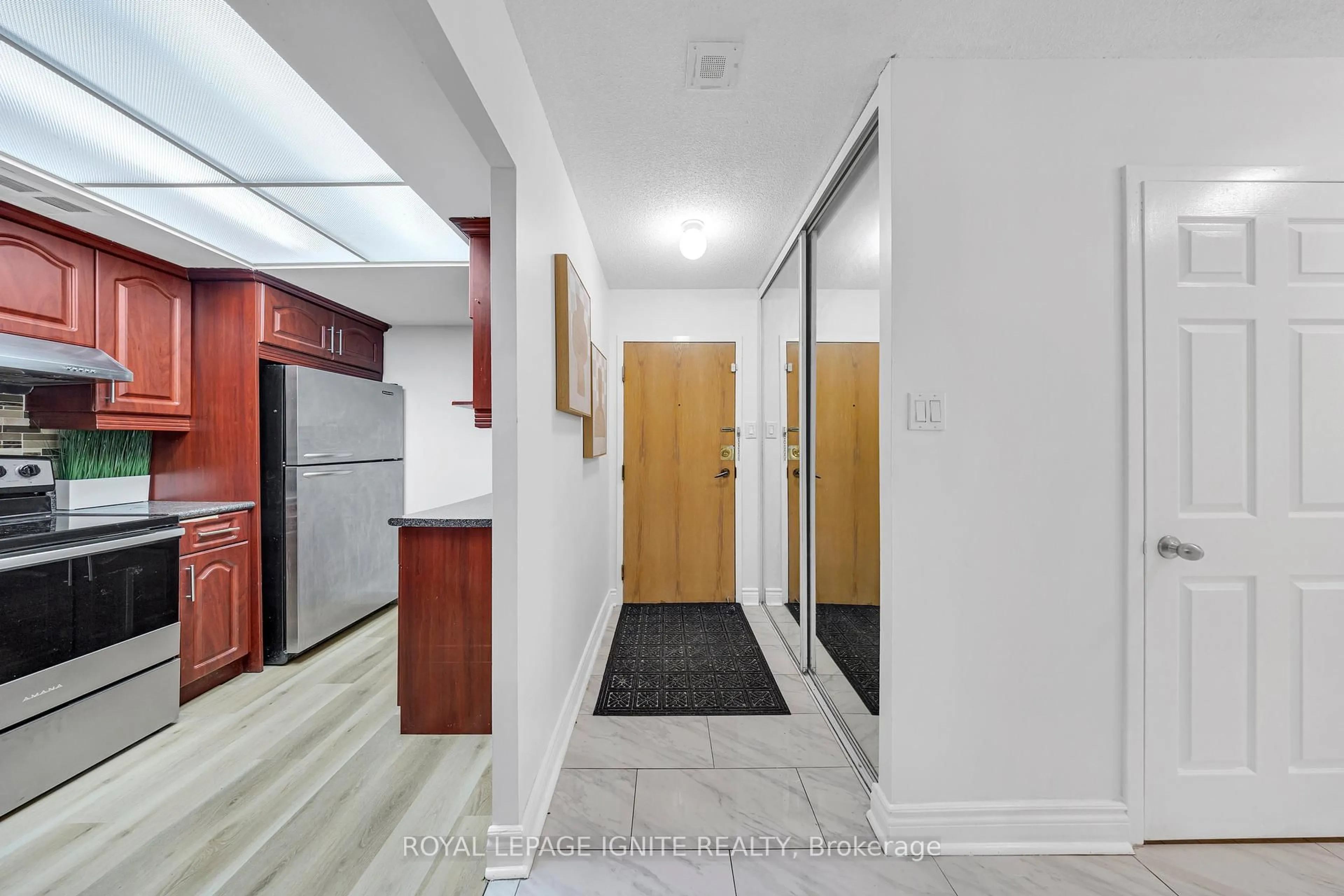 Indoor entryway for 88 Alton Towers Circ #215, Toronto Ontario M1V 5C5