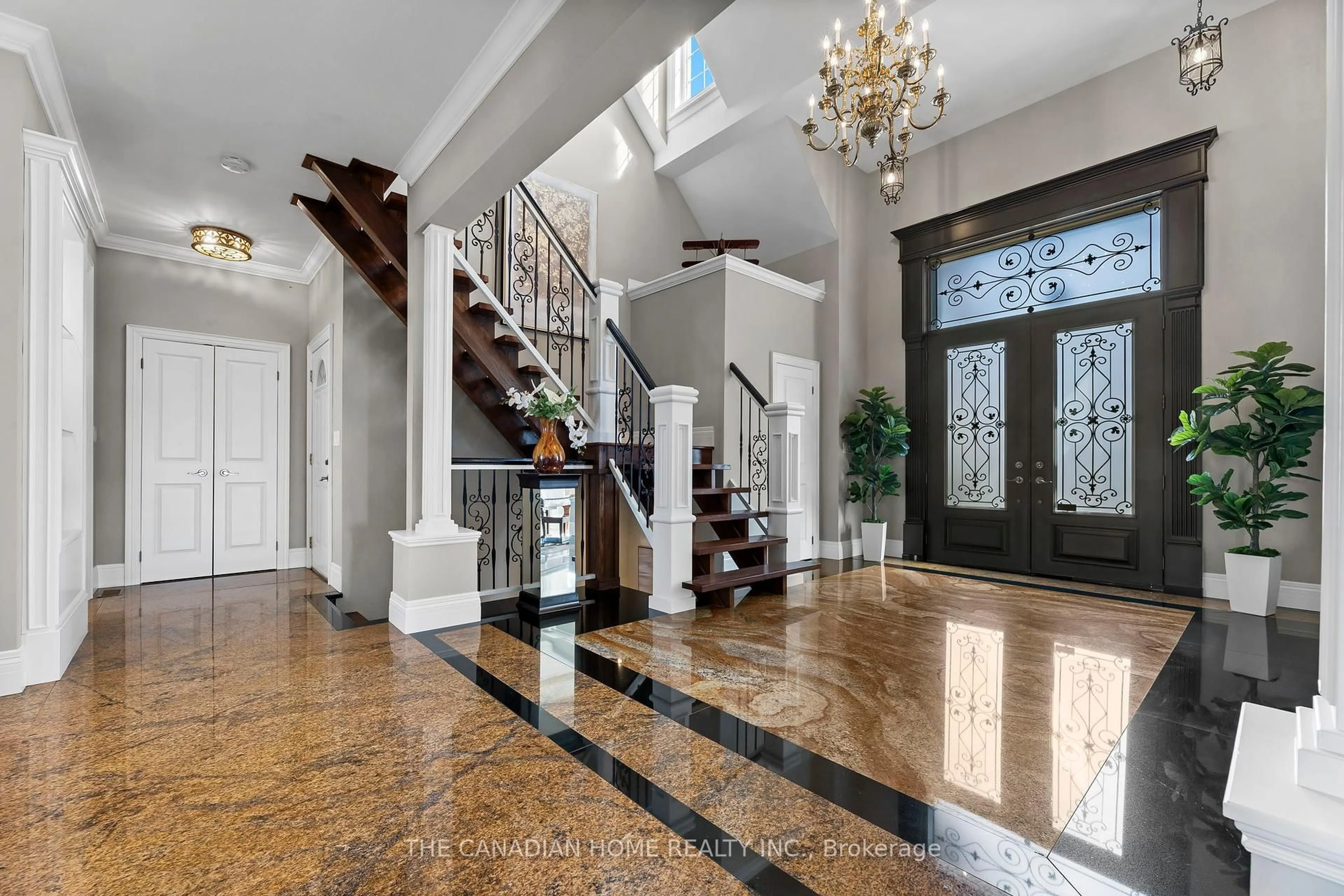 Indoor foyer for 5038 Thornton Rd, Oshawa Ontario L1H 7K4