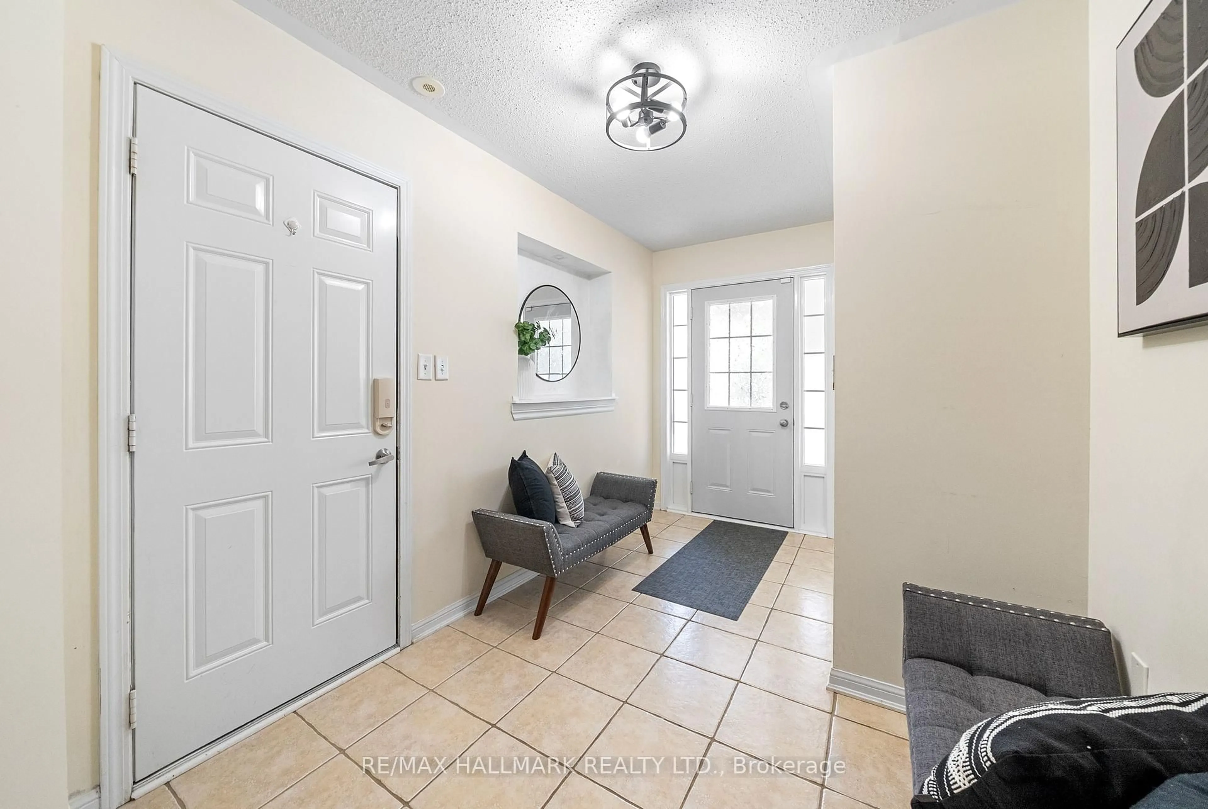 Indoor entryway for 15 Snowgoose Terr, Toronto Ontario M1B 0A9