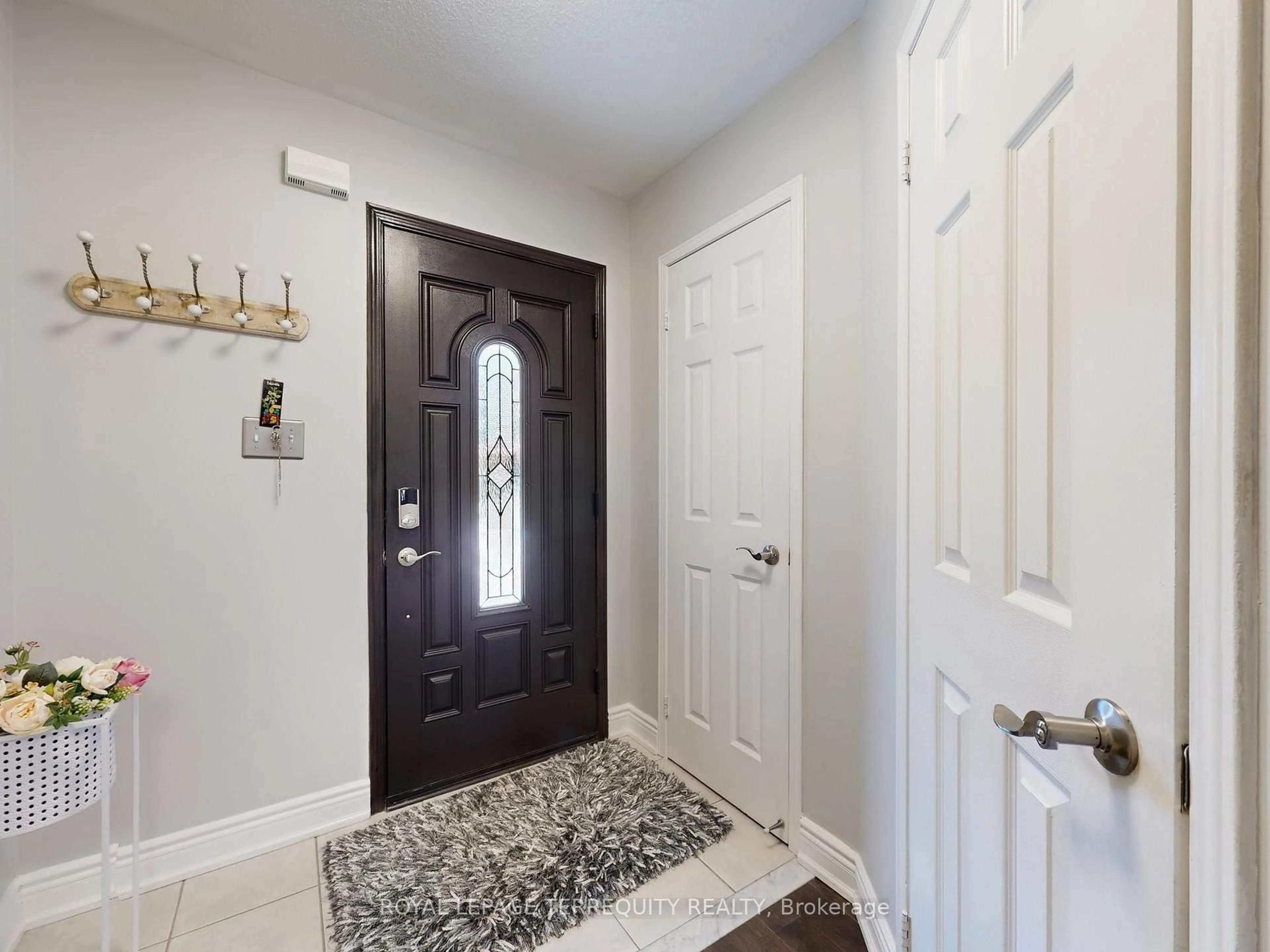 Indoor entryway for 51 Tasker Cres, Ajax Ontario L1Z 1N8