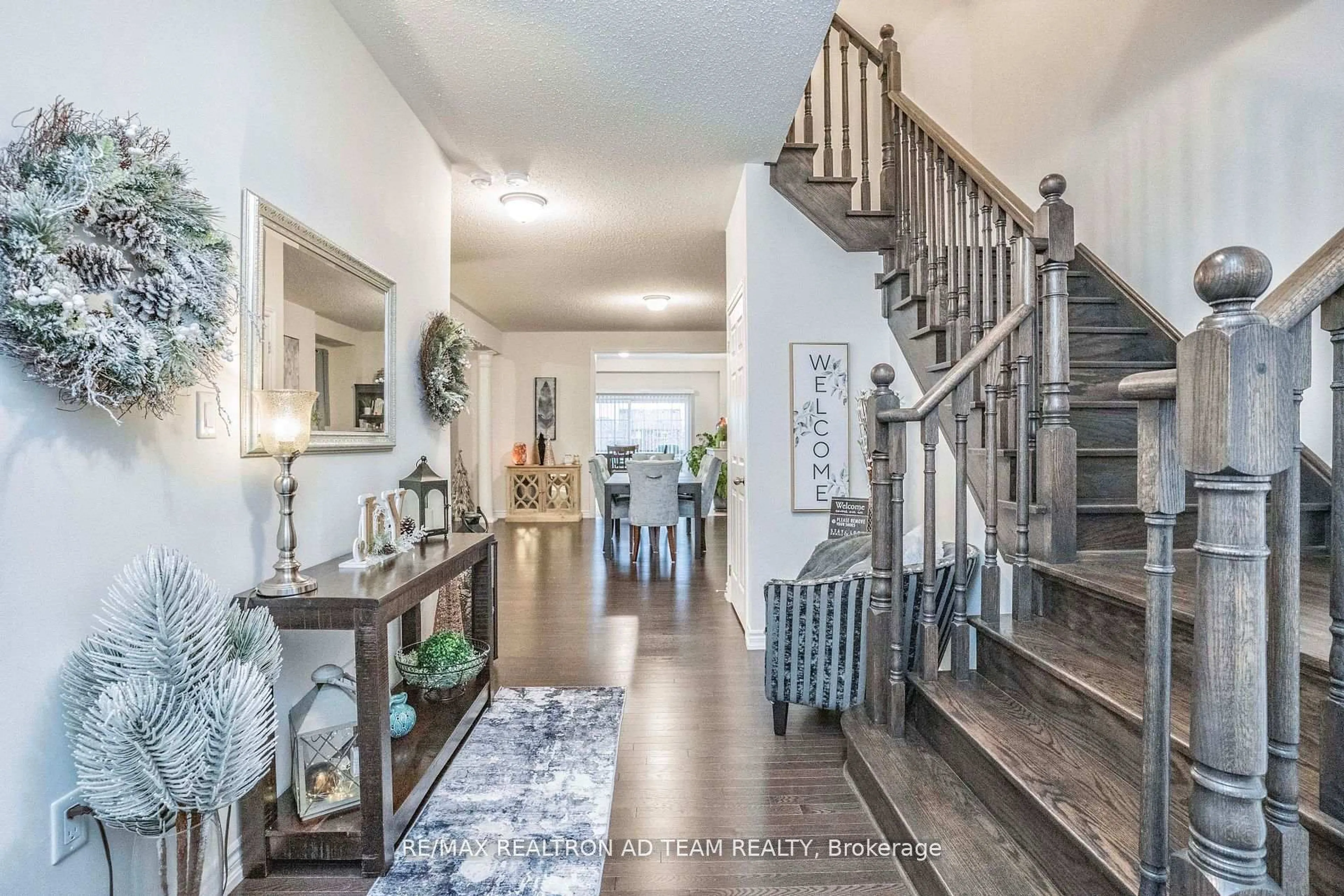 Indoor entryway for 11 Kilpatrick Crt, Clarington Ontario L1C 0V1