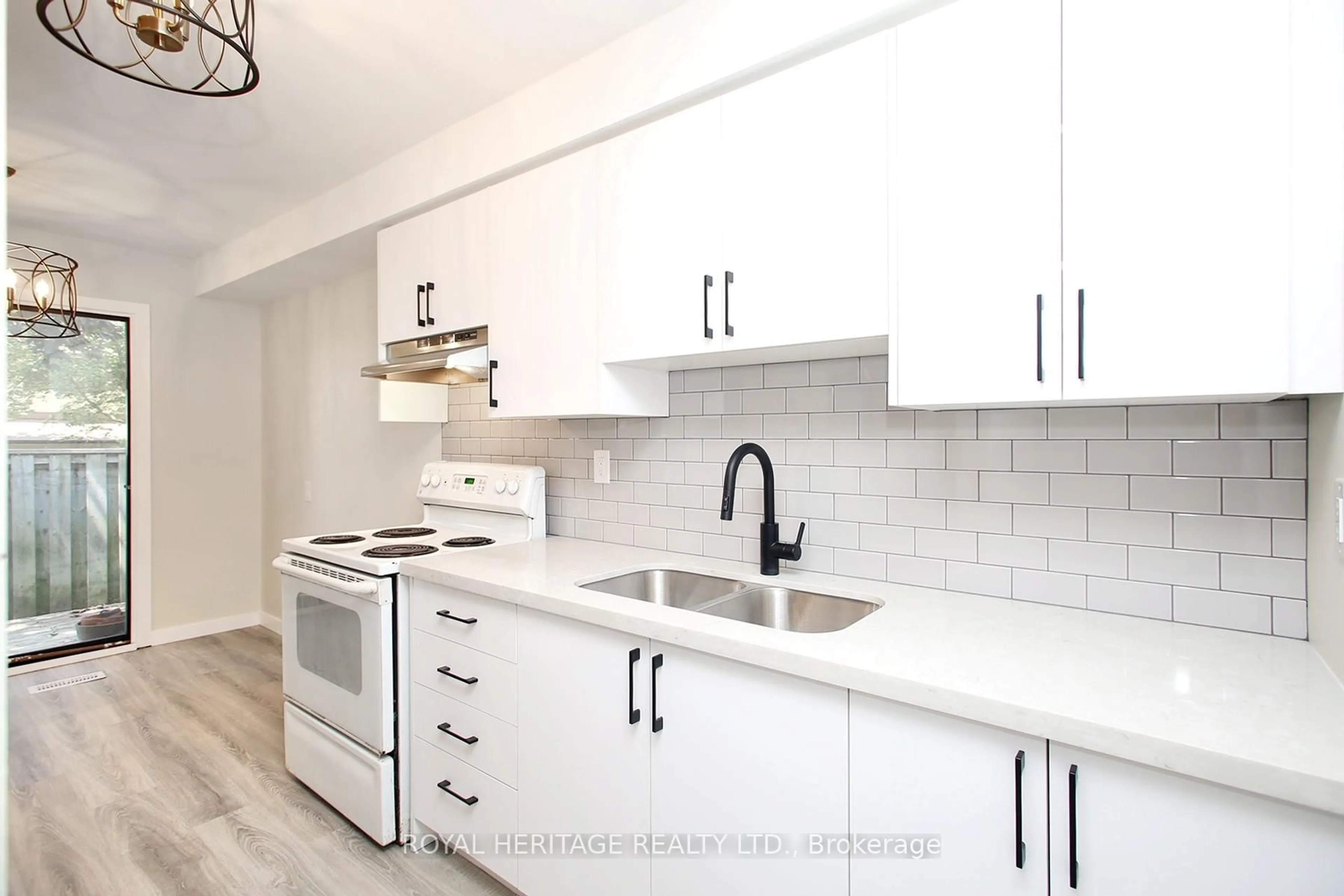 Unknown for 27 Parker Cres, Ajax Ontario L1S 3R4