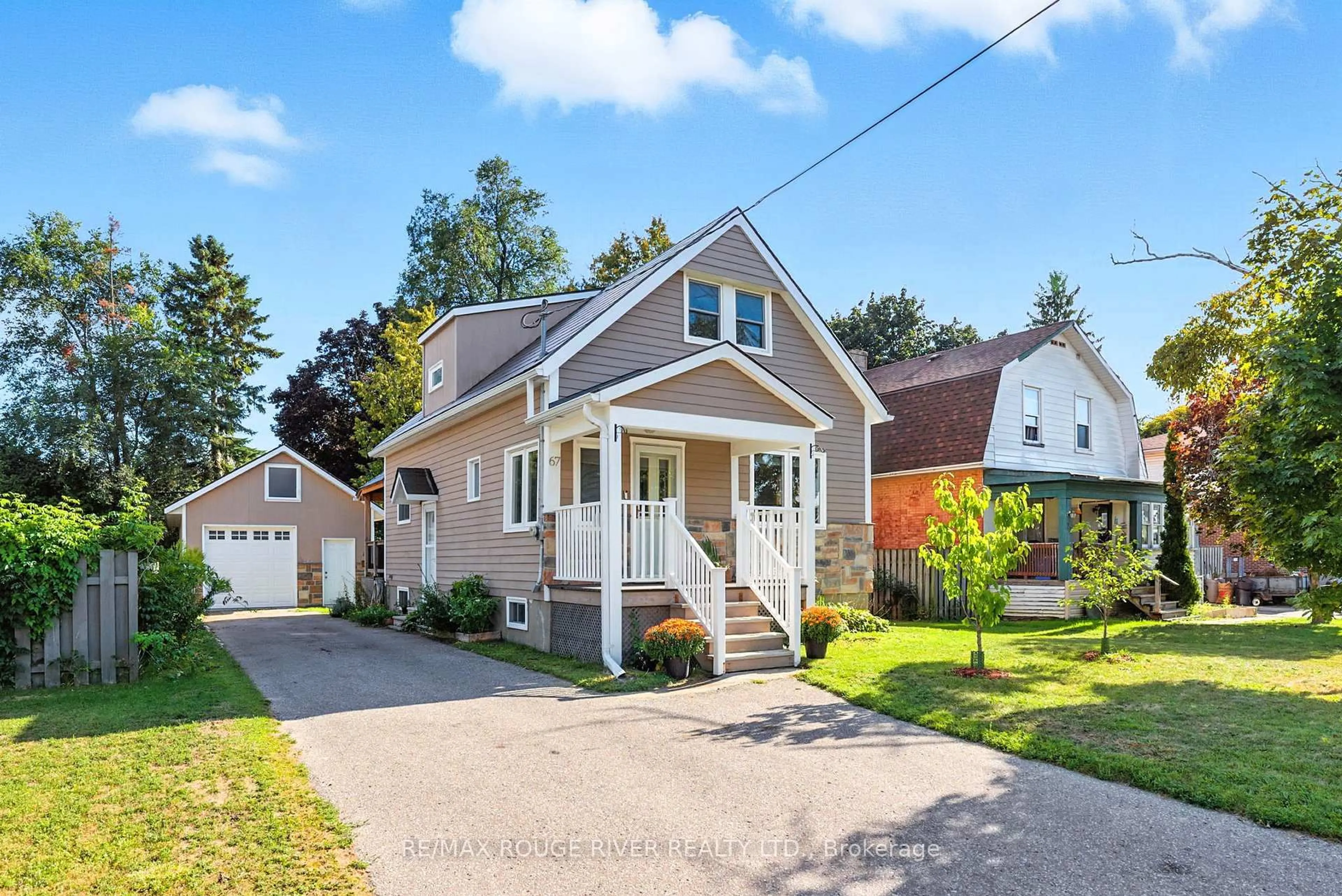 Home with vinyl exterior material, street for 67 Orchard View Blvd, Oshawa Ontario L1G 3N8