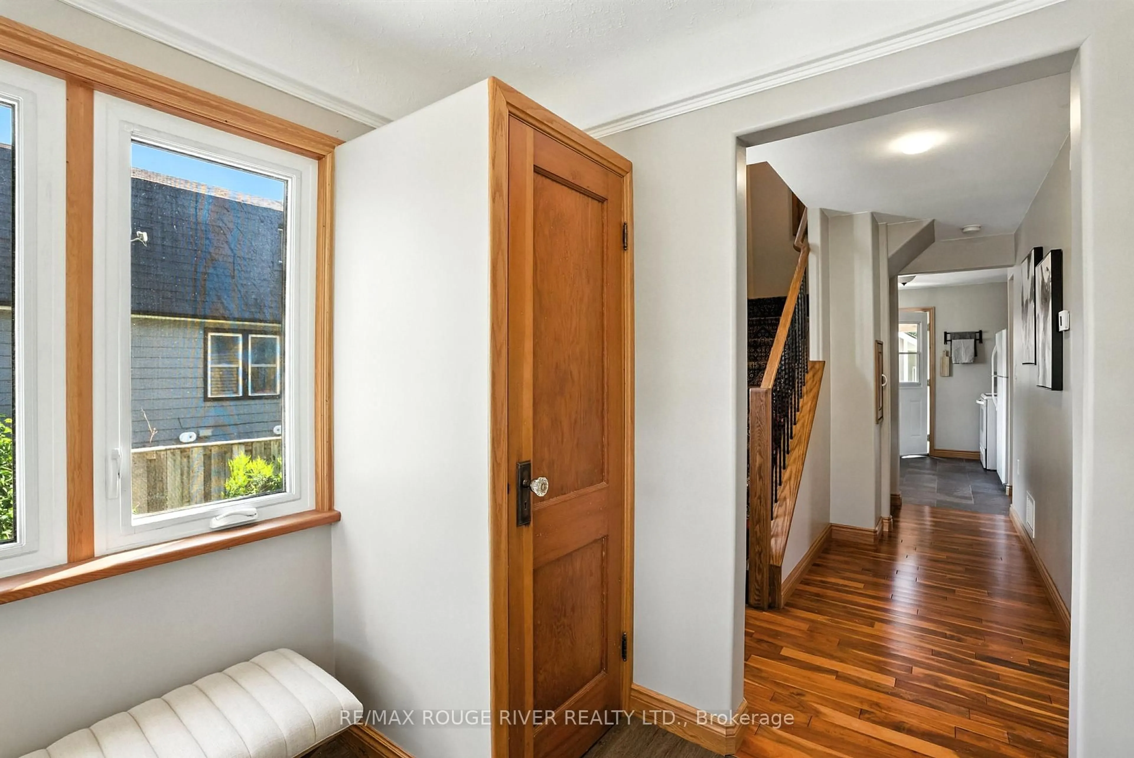 Indoor entryway for 67 Orchard View Blvd, Oshawa Ontario L1G 3N8