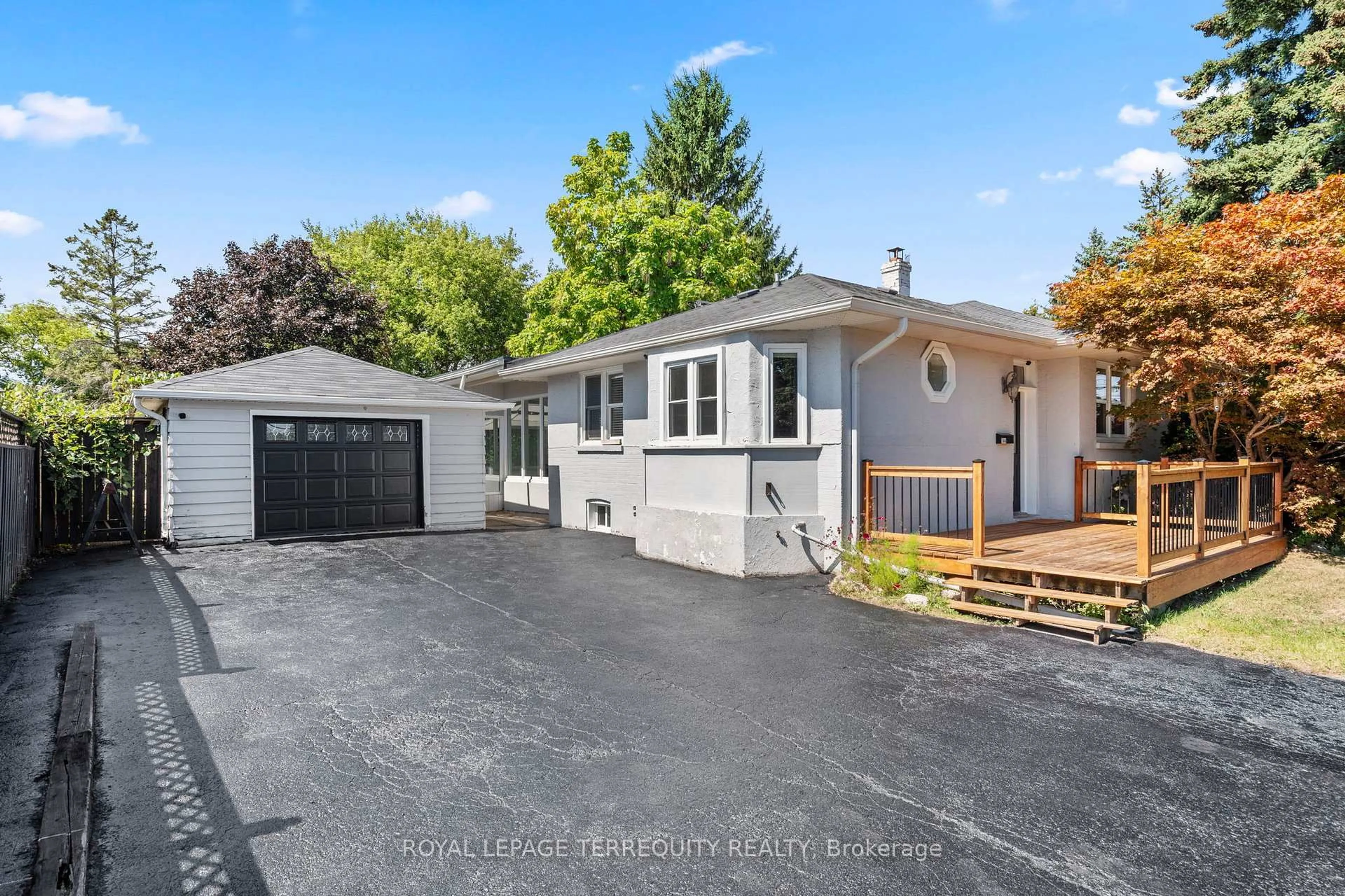 Home with vinyl exterior material, street for 144 Thickson Rd, Whitby Ontario L1N 3R2