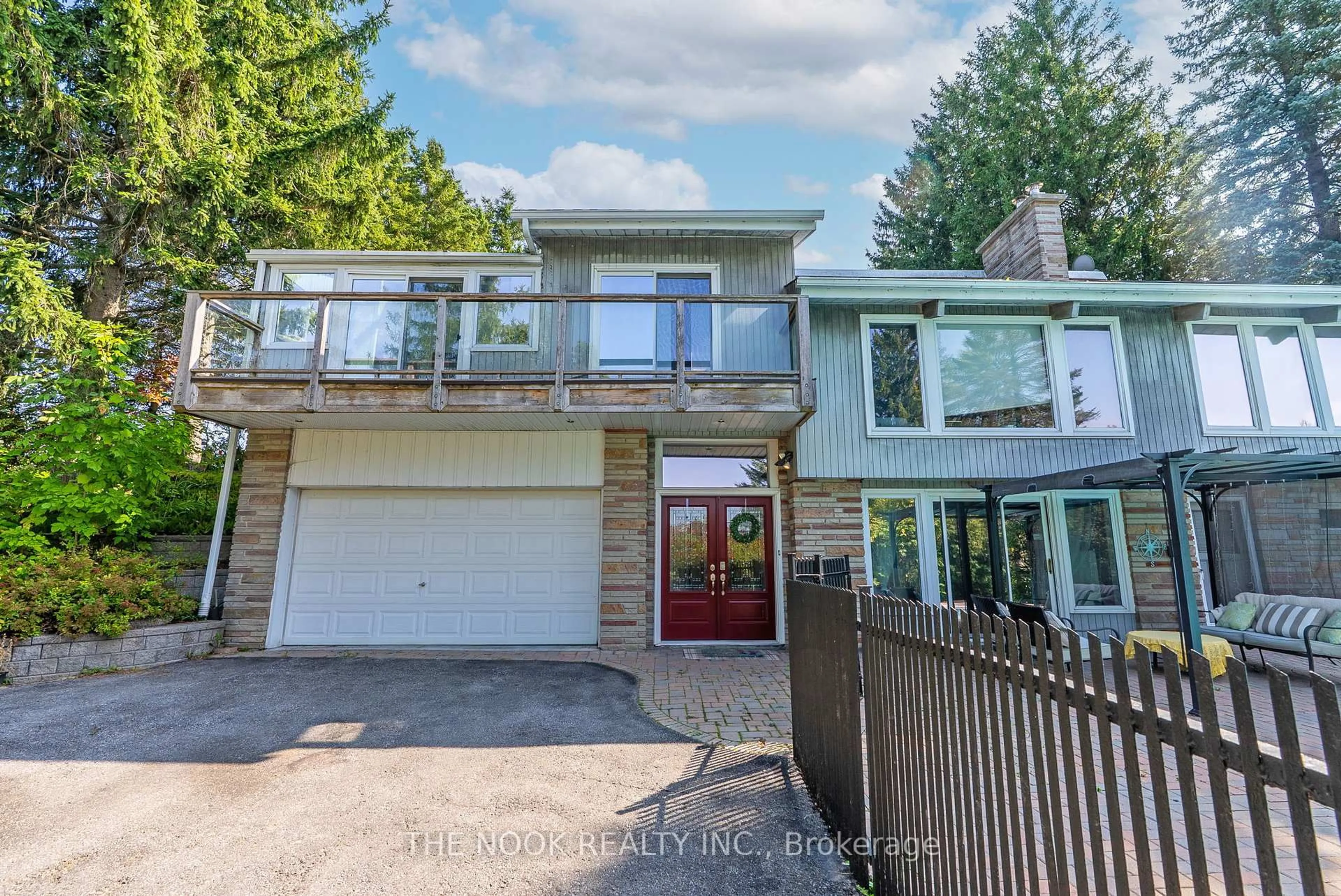 A pic from outside/outdoor area/front of a property/back of a property/a pic from drone, unknown for 385 Fralicks Beach Rd, Scugog Ontario L9L 1B6