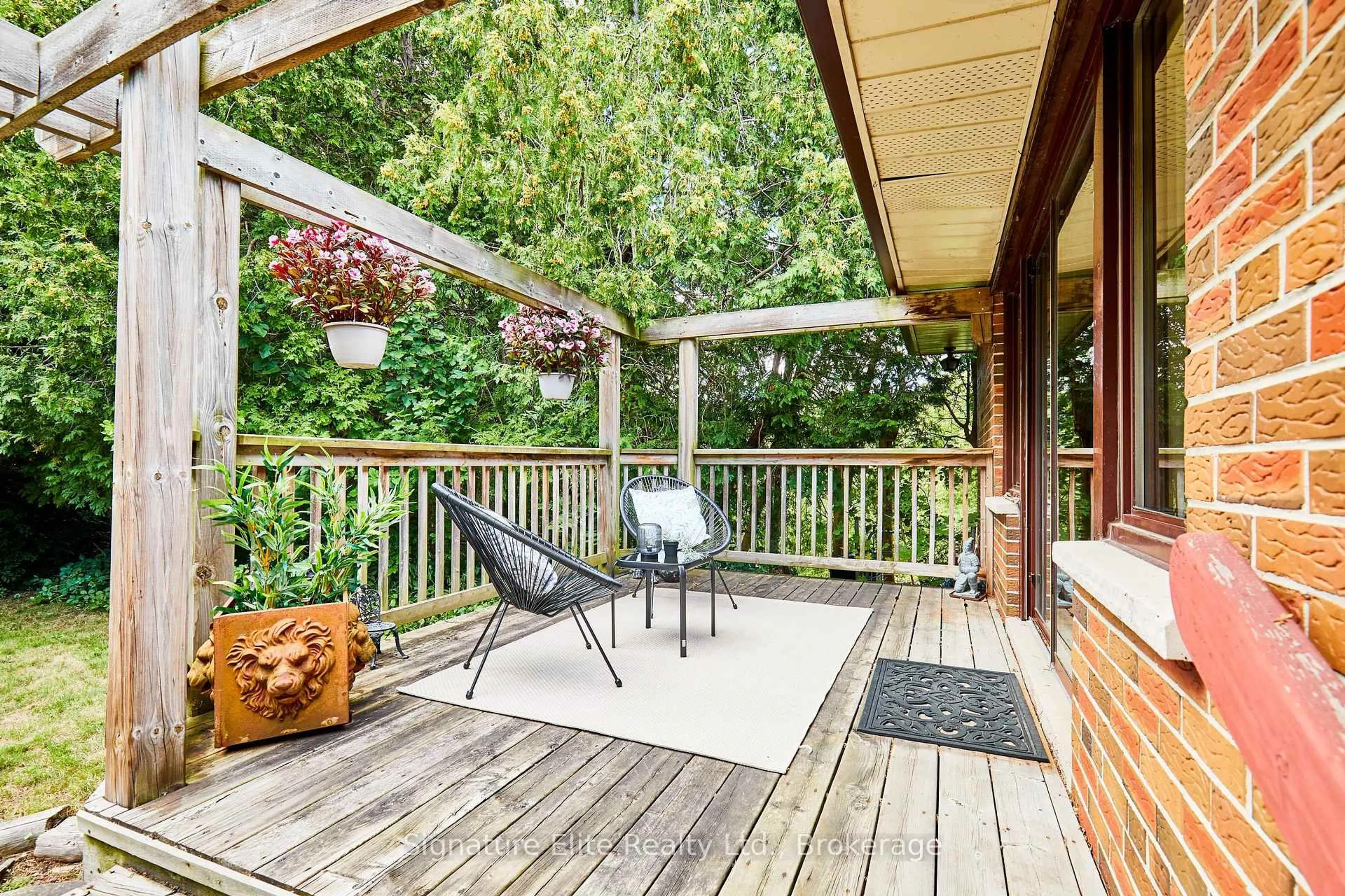 Patio, street for 262 Bellamy Rd, Toronto Ontario M1J 2M2