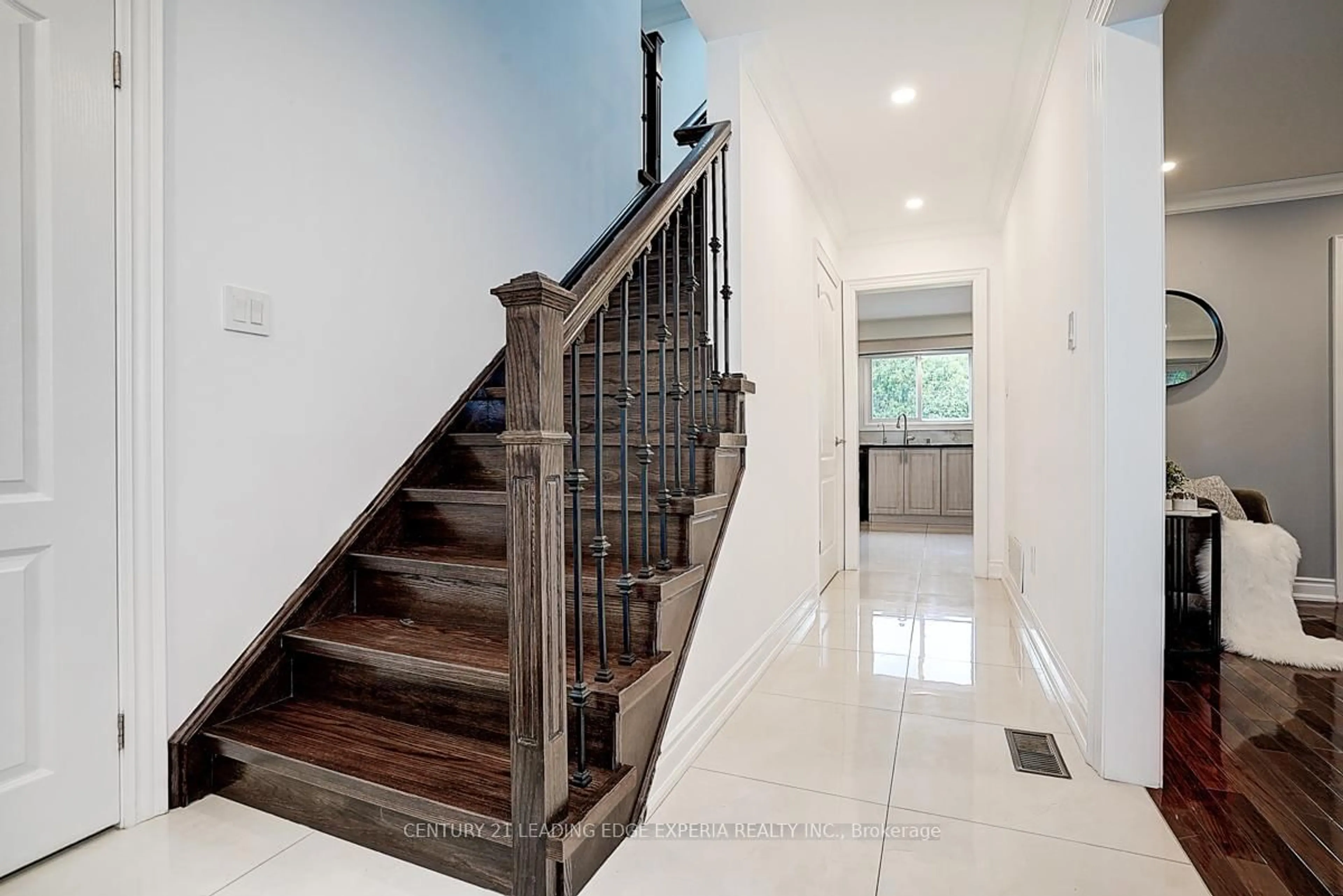 Stairs for 108 Collingsbrook Blvd, Toronto Ontario M1W 1M3