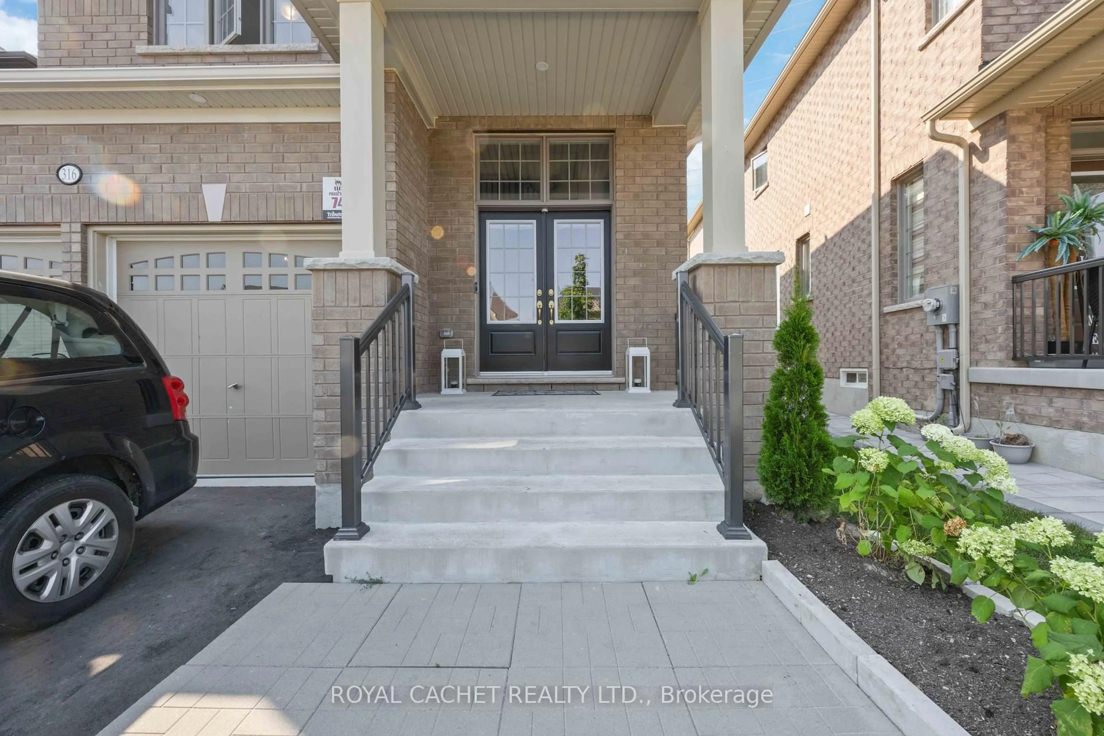 Unknown for 316 Windfields Farms Dr, Oshawa Ontario L1L 0M3