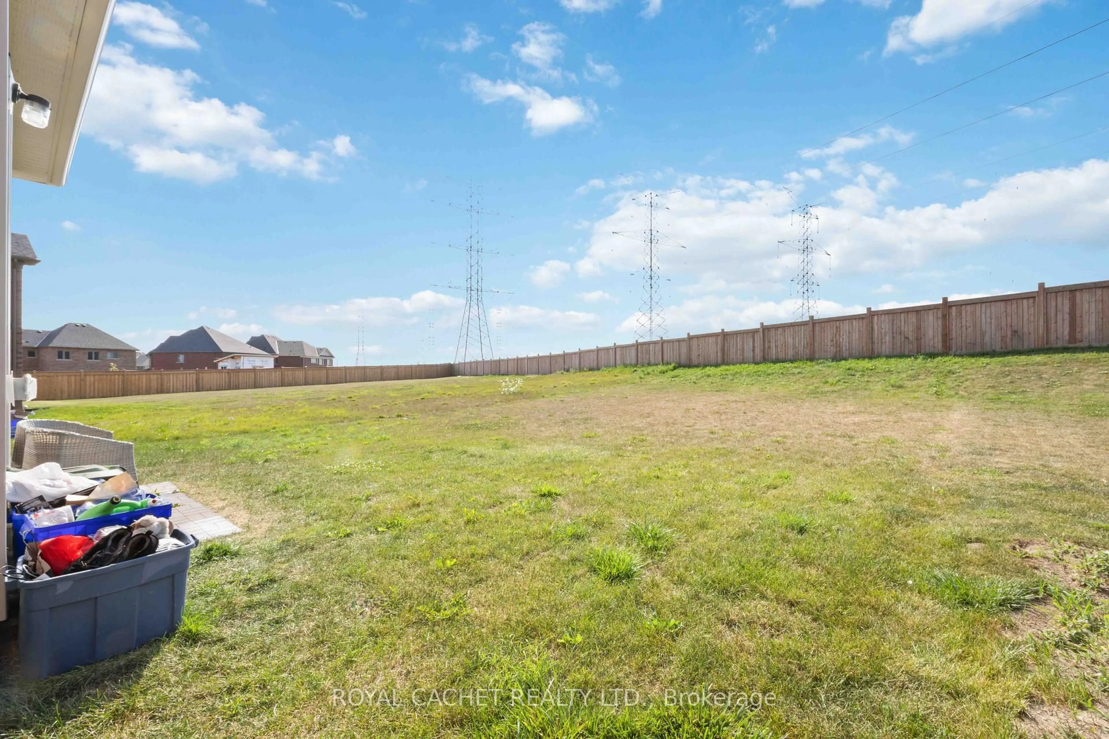 A pic from outside/outdoor area/front of a property/back of a property/a pic from drone, unknown for 316 Windfields Farms Dr, Oshawa Ontario L1L 0M3